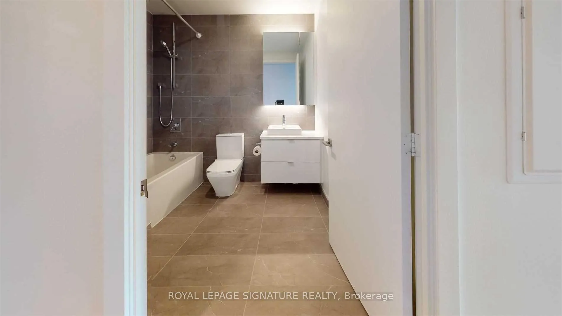 Photo 9 of Unit 508, 21 Lawren Harris Square, Toronto, Waterfront Communities — HOMEH