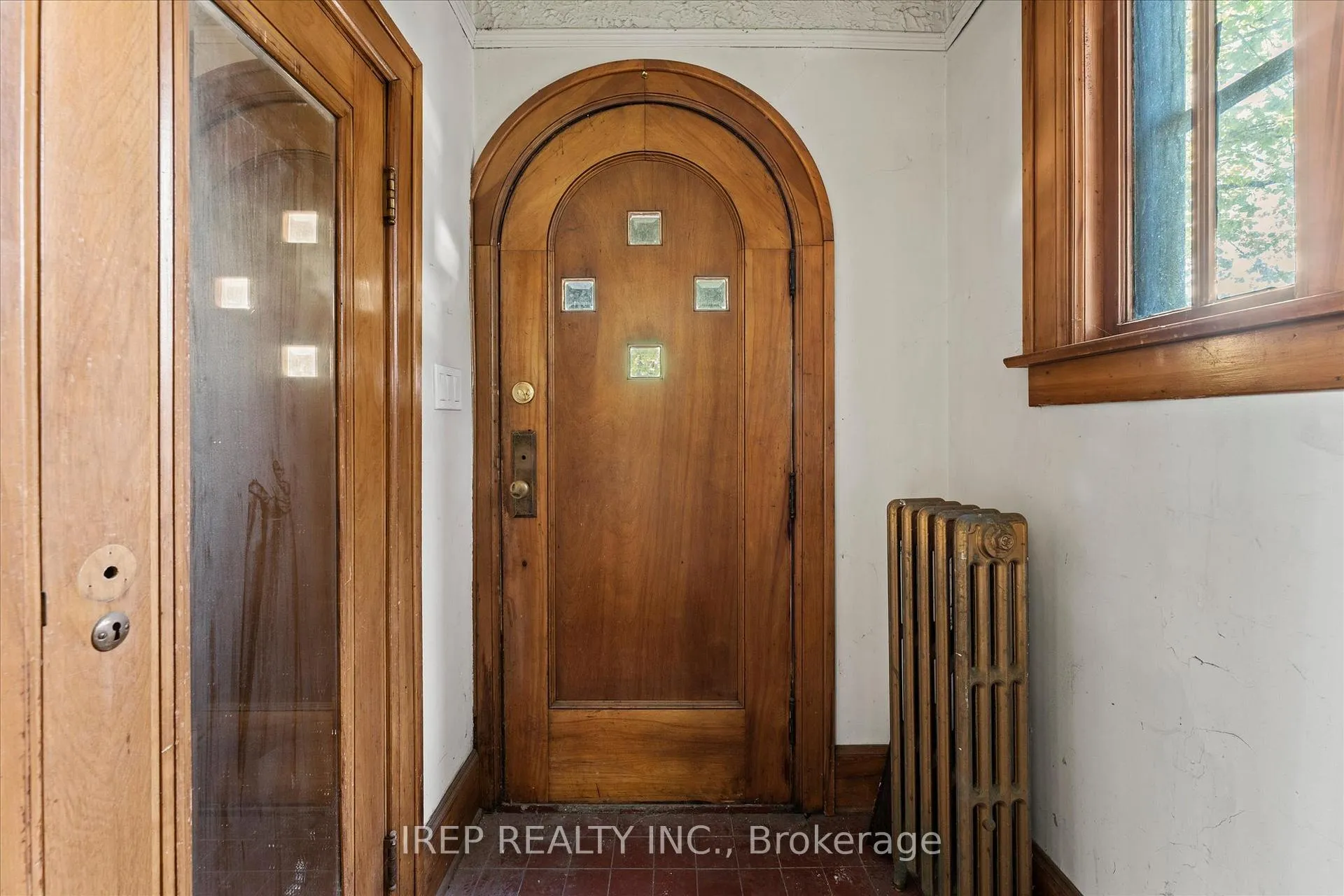 Photo 4 of 3056 Alexander Avenue, Windsor — HOMEH