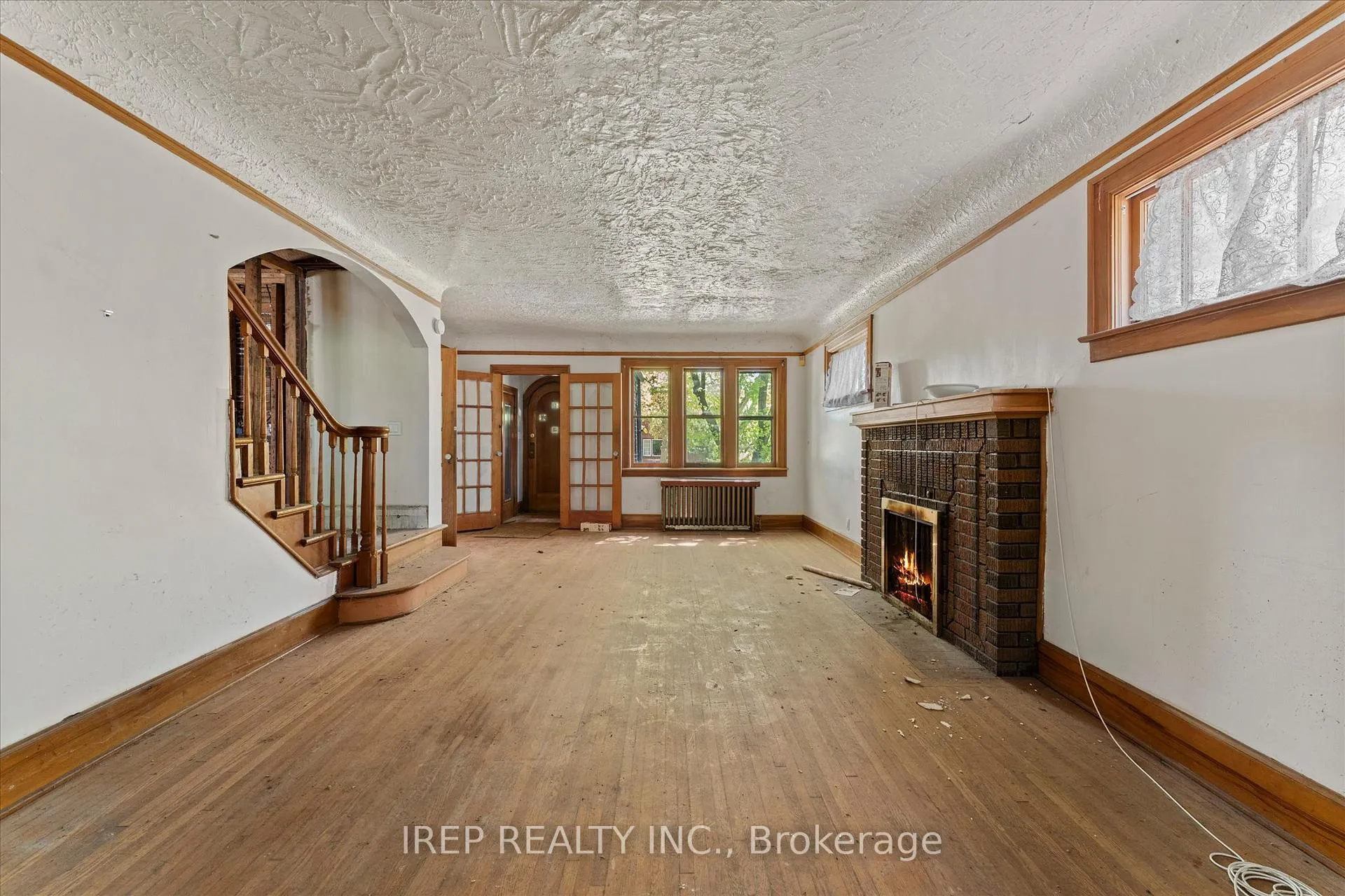 Photo 7 of 3056 Alexander Avenue, Windsor — HOMEH
