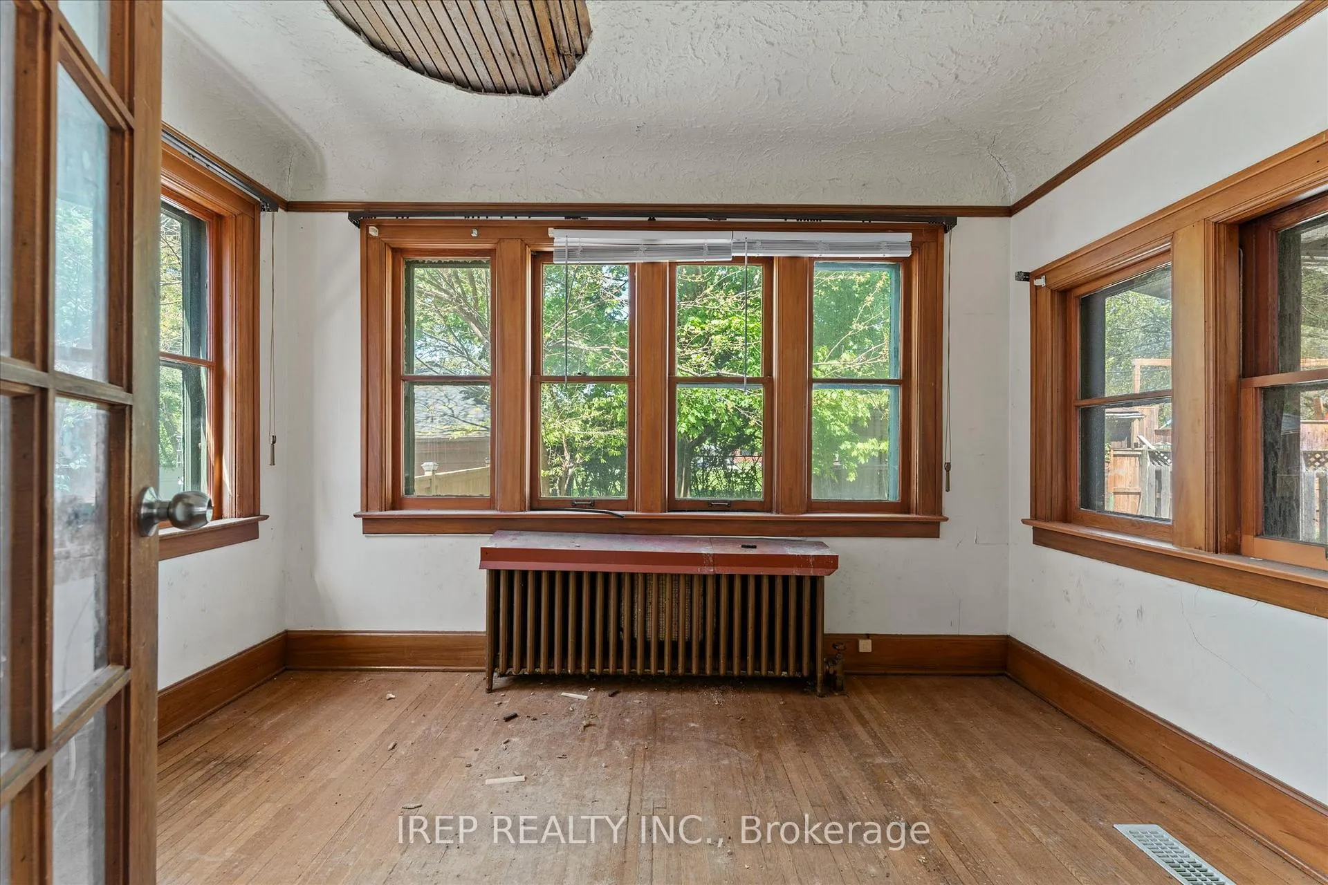 Photo 12 of 3056 Alexander Avenue, Windsor — HOMEH