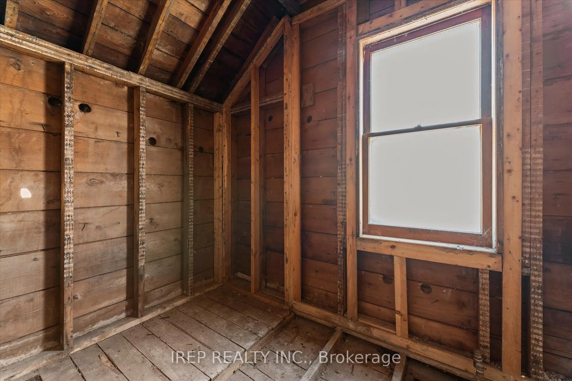 Photo 18 of 3056 Alexander Avenue, Windsor — HOMEH