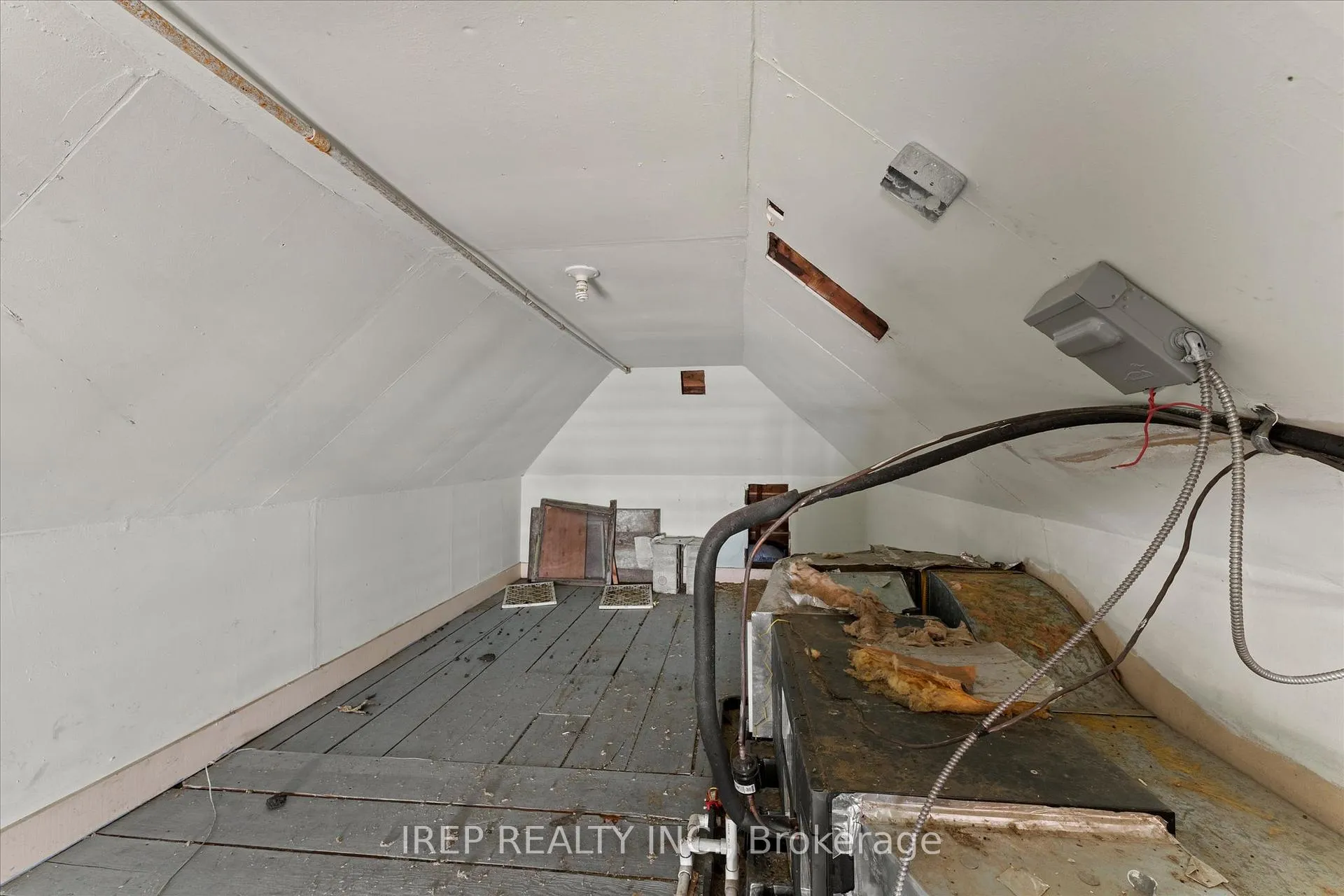 Photo 19 of 3056 Alexander Avenue, Windsor — HOMEH