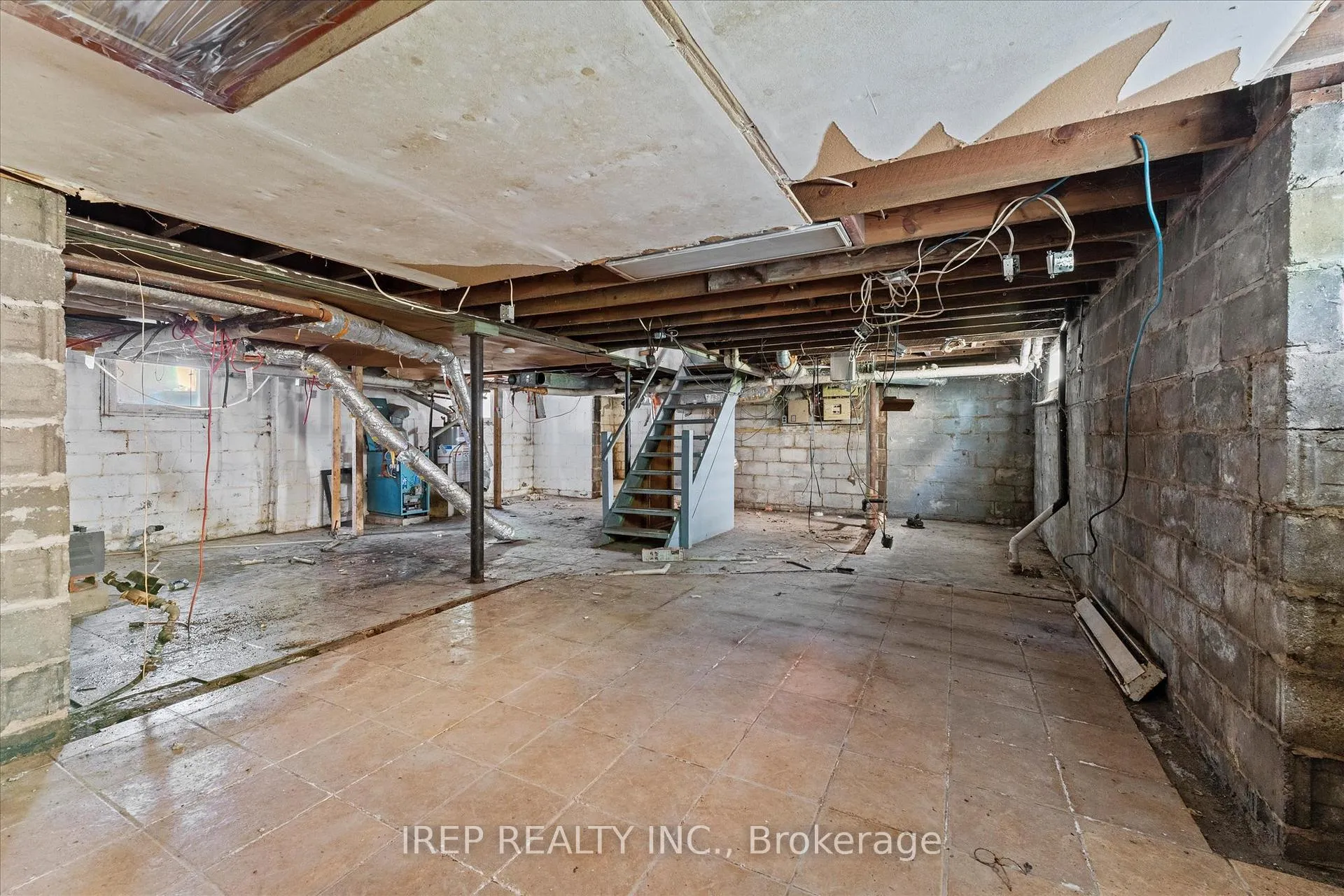 Photo 21 of 3056 Alexander Avenue, Windsor — HOMEH