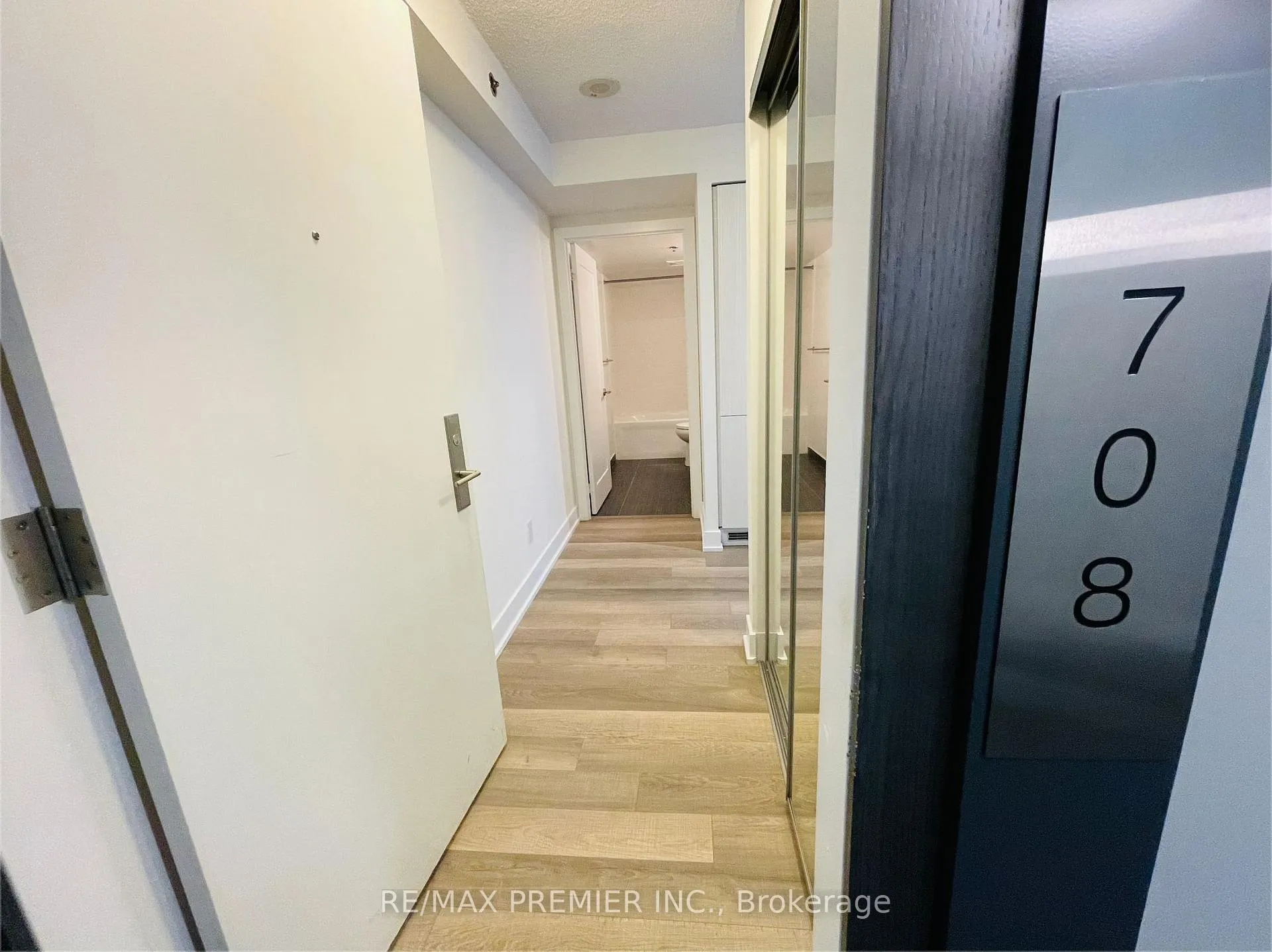 Photo 2 of Unit 708, 318 Richmond Street W, Toronto, Waterfront Communities — HOMEH