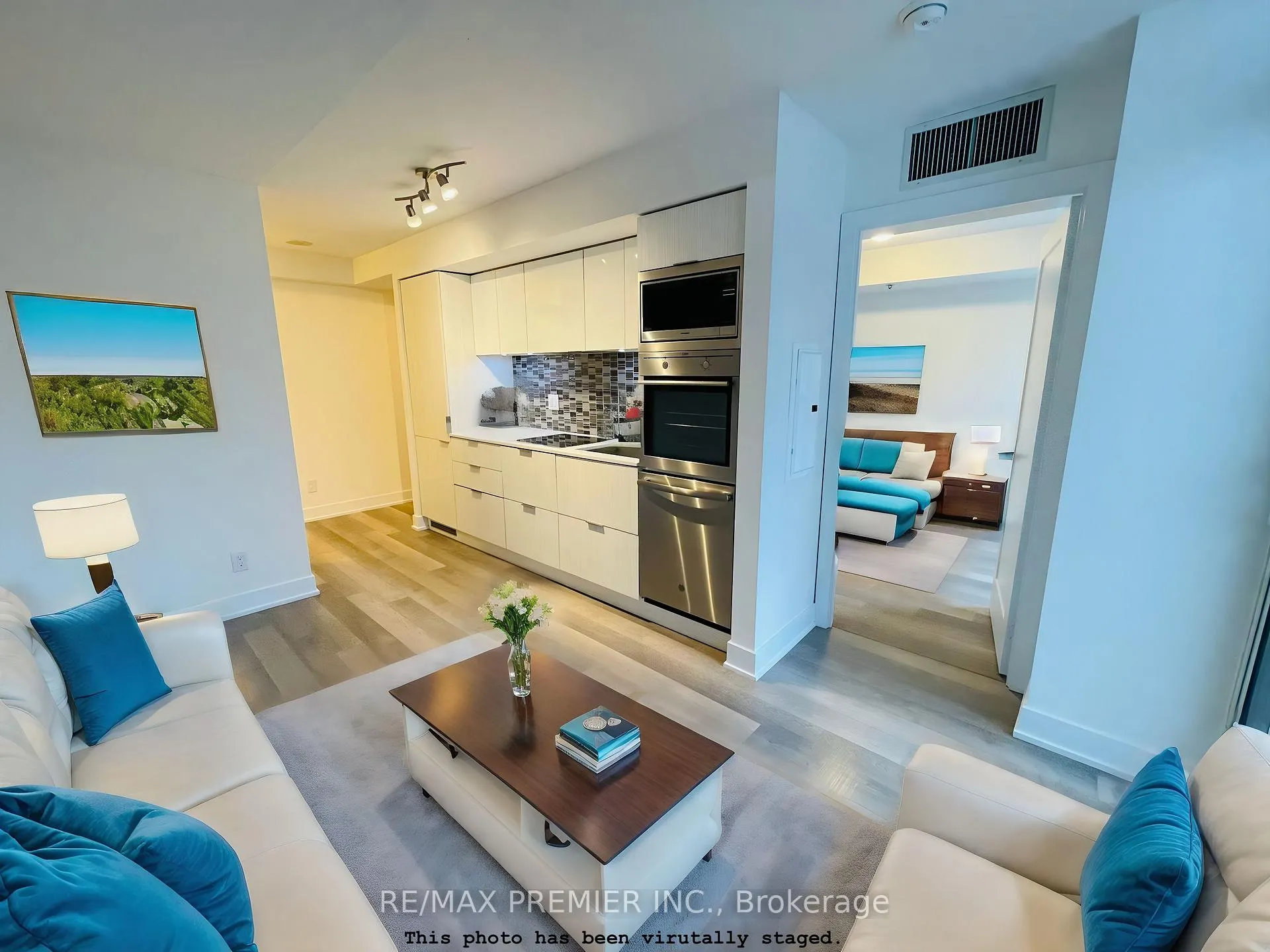 Photo 3 of Unit 708, 318 Richmond Street W, Toronto, Waterfront Communities — HOMEH