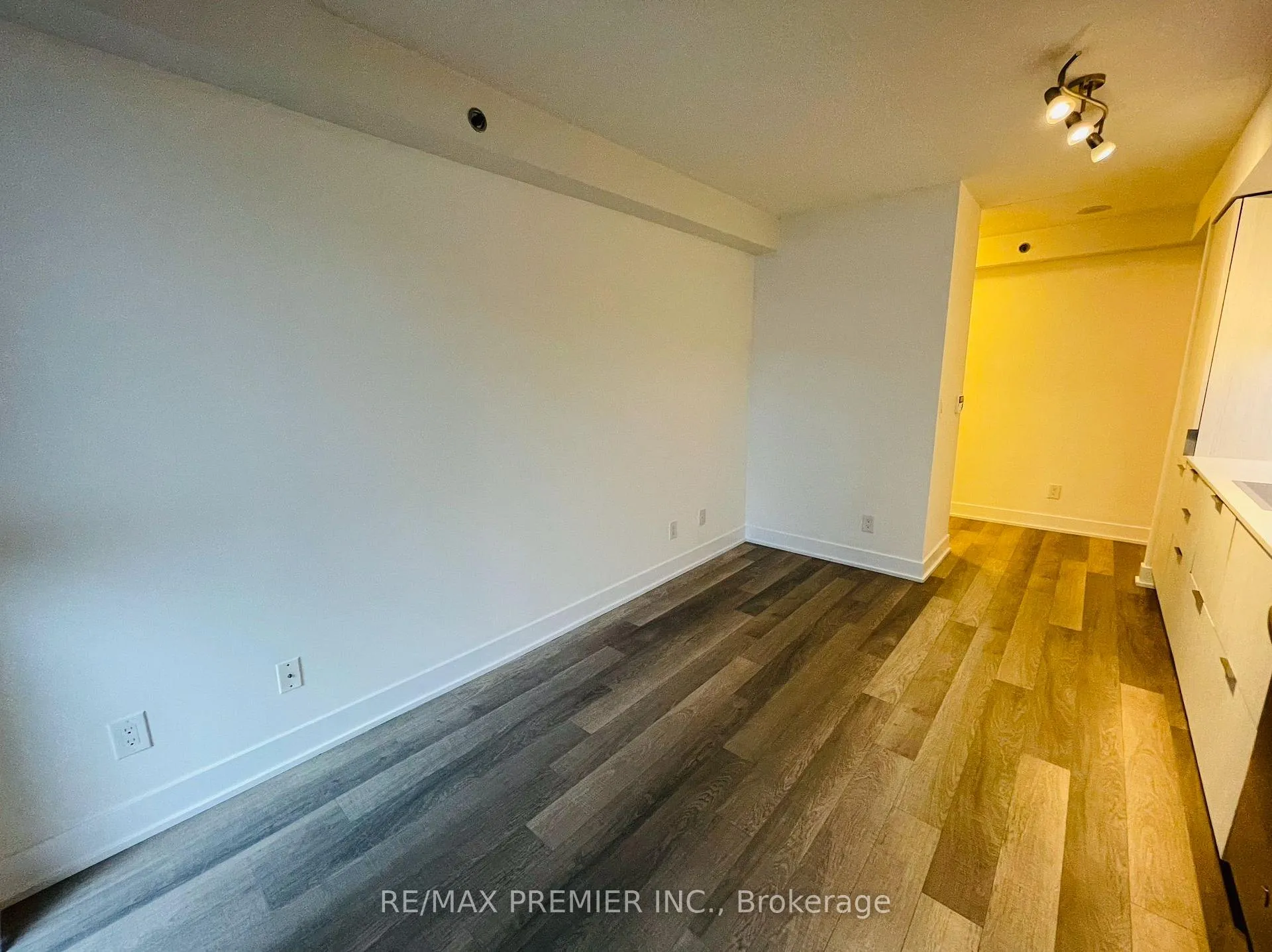 Photo 8 of Unit 708, 318 Richmond Street W, Toronto, Waterfront Communities — HOMEH