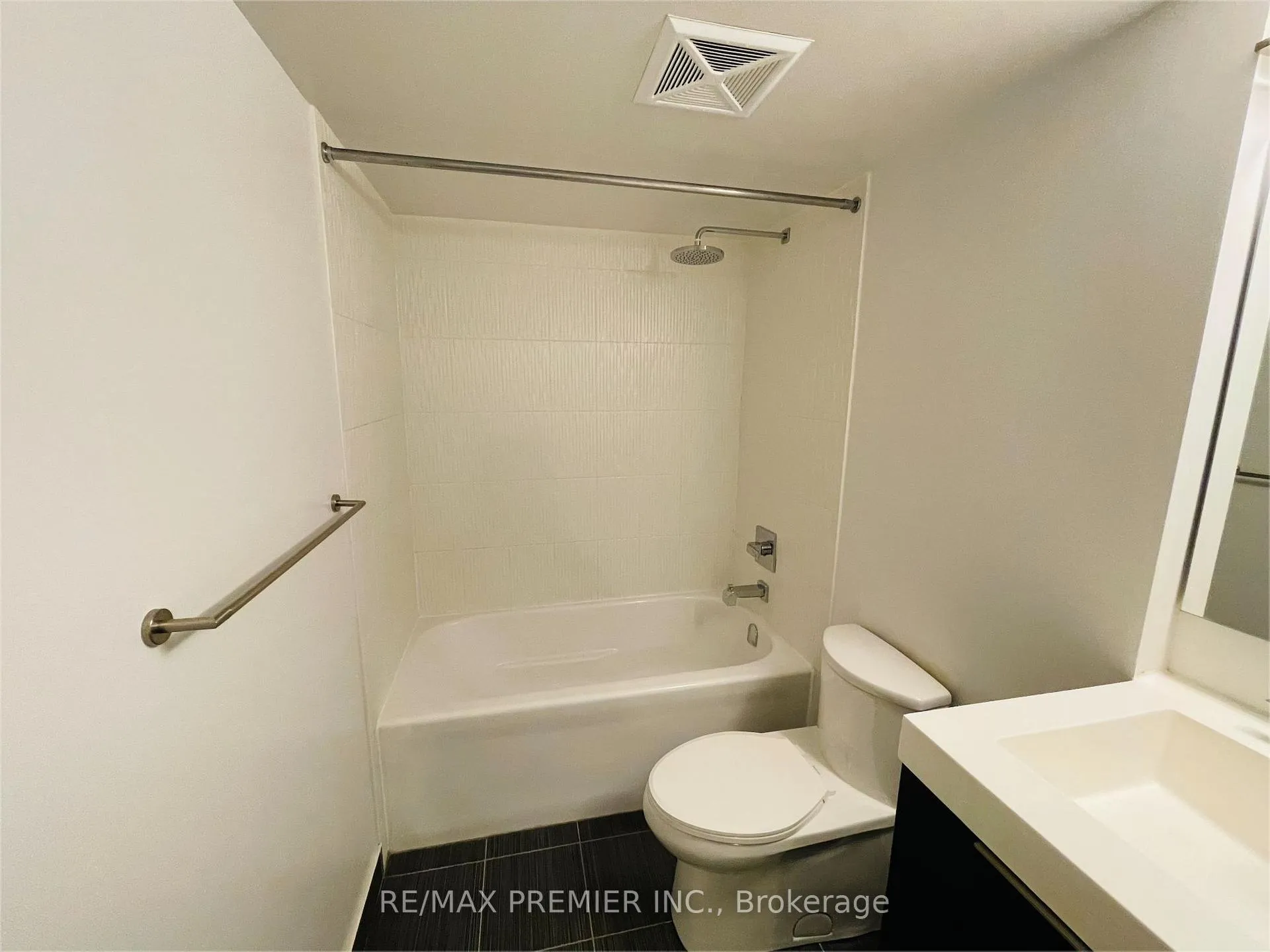 Photo 13 of Unit 708, 318 Richmond Street W, Toronto, Waterfront Communities — HOMEH