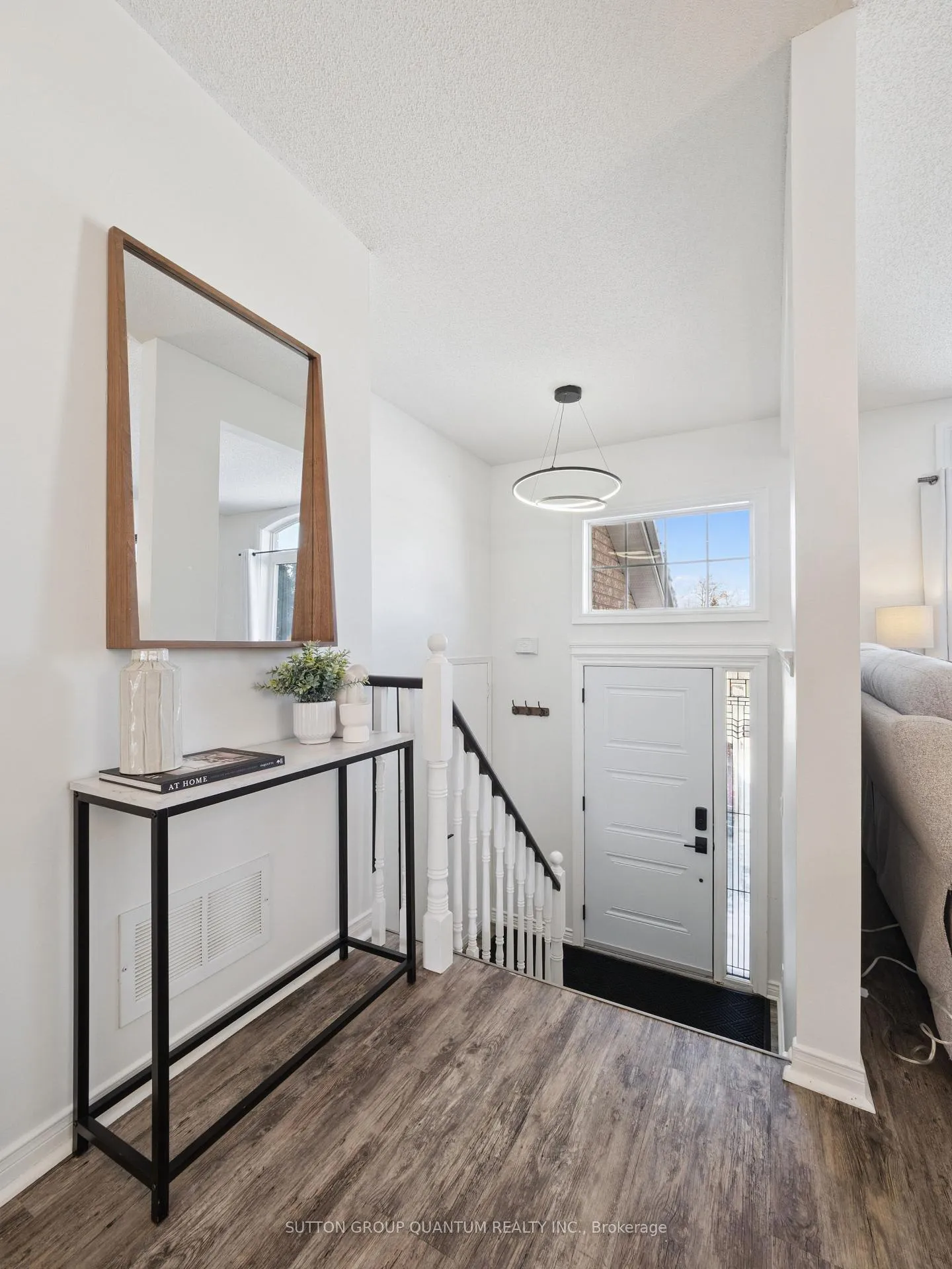 Photo 5 of 19 Leslie Avenue, Barrie, Holly — HOMEH