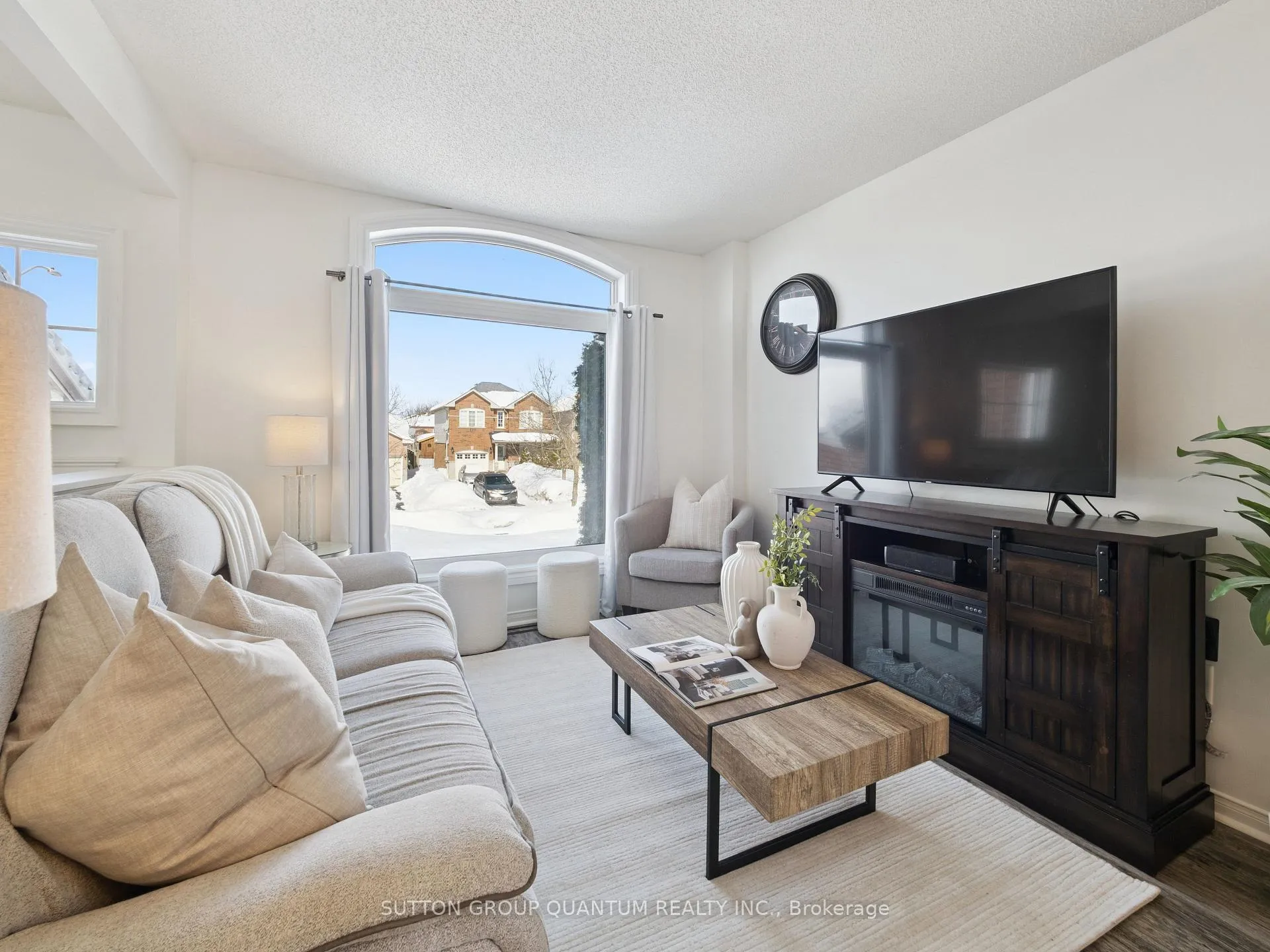 Photo 6 of 19 Leslie Avenue, Barrie, Holly — HOMEH