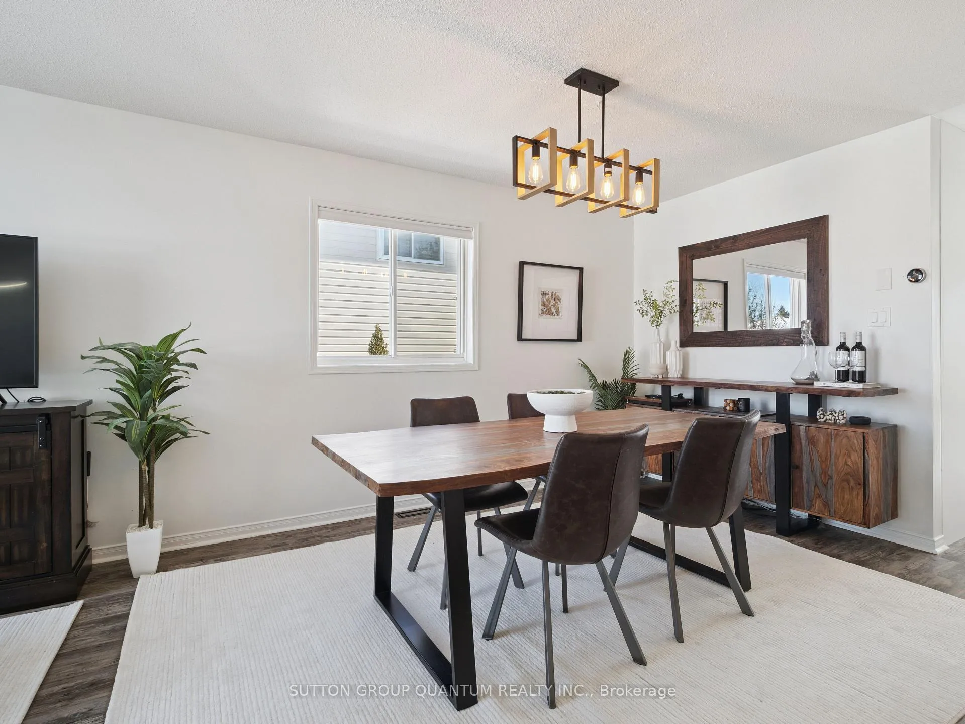 Photo 9 of 19 Leslie Avenue, Barrie, Holly — HOMEH