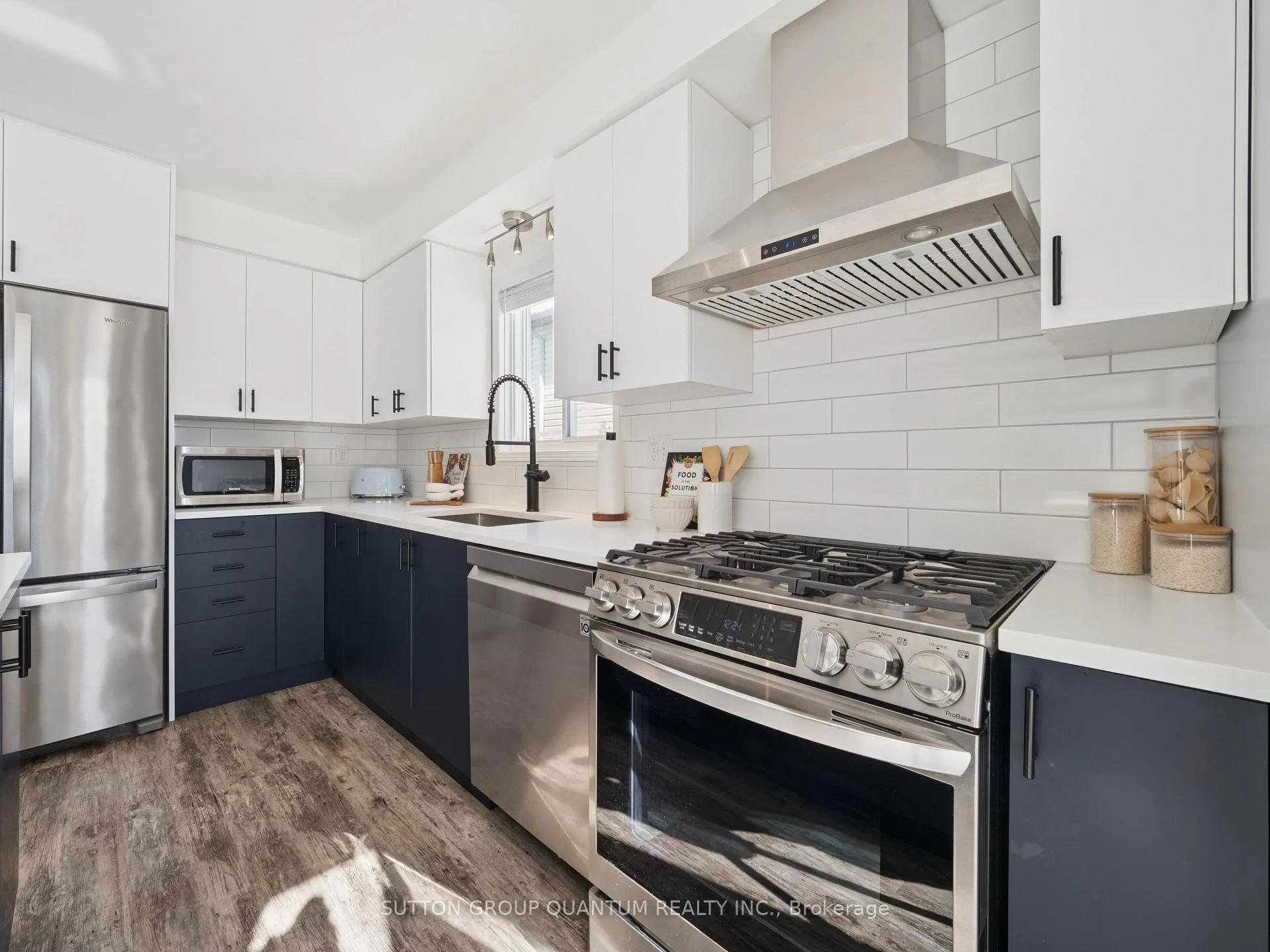 Photo 14 of 19 Leslie Avenue, Barrie, Holly — HOMEH