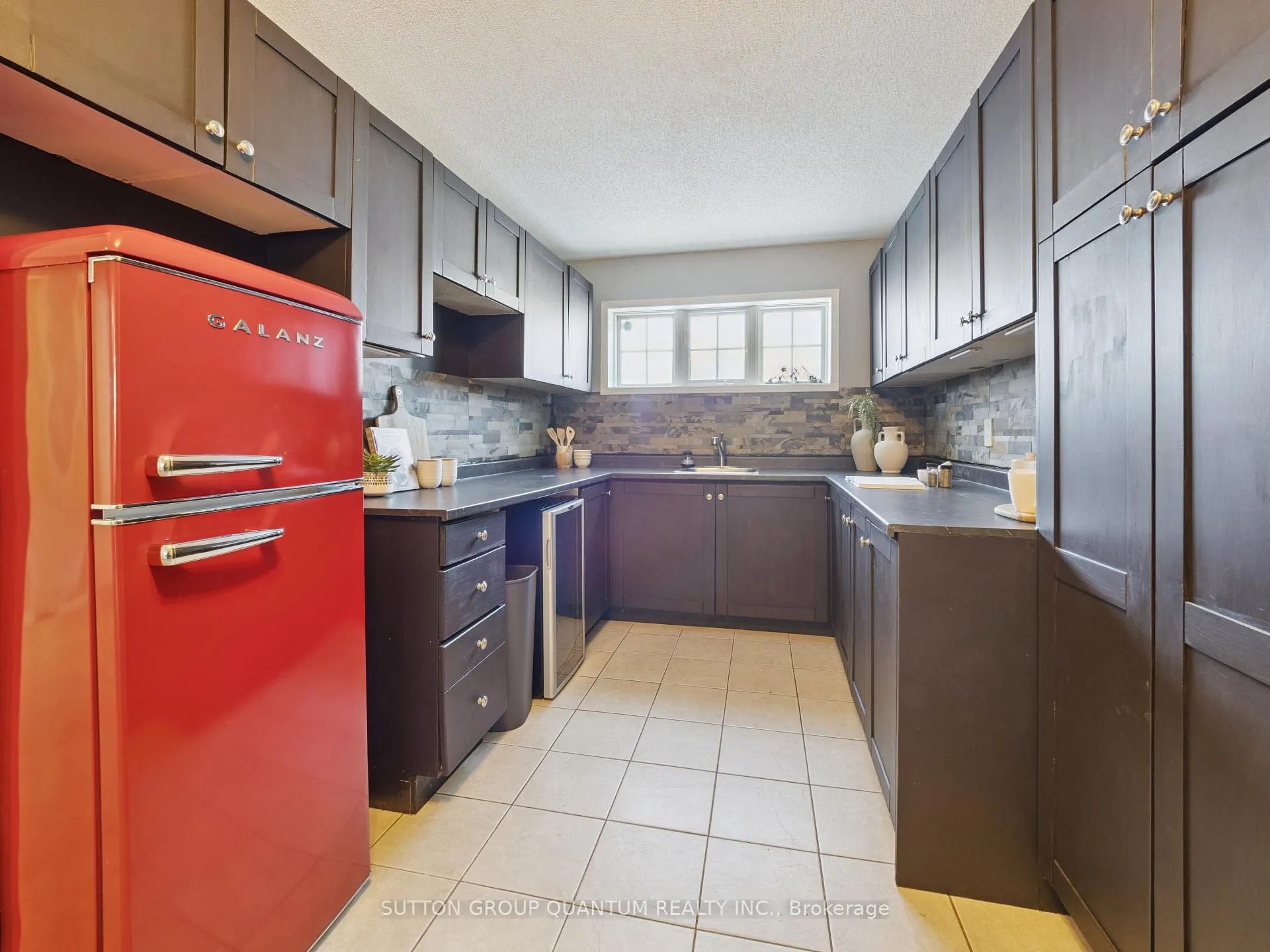 Photo 30 of 19 Leslie Avenue, Barrie, Holly — HOMEH