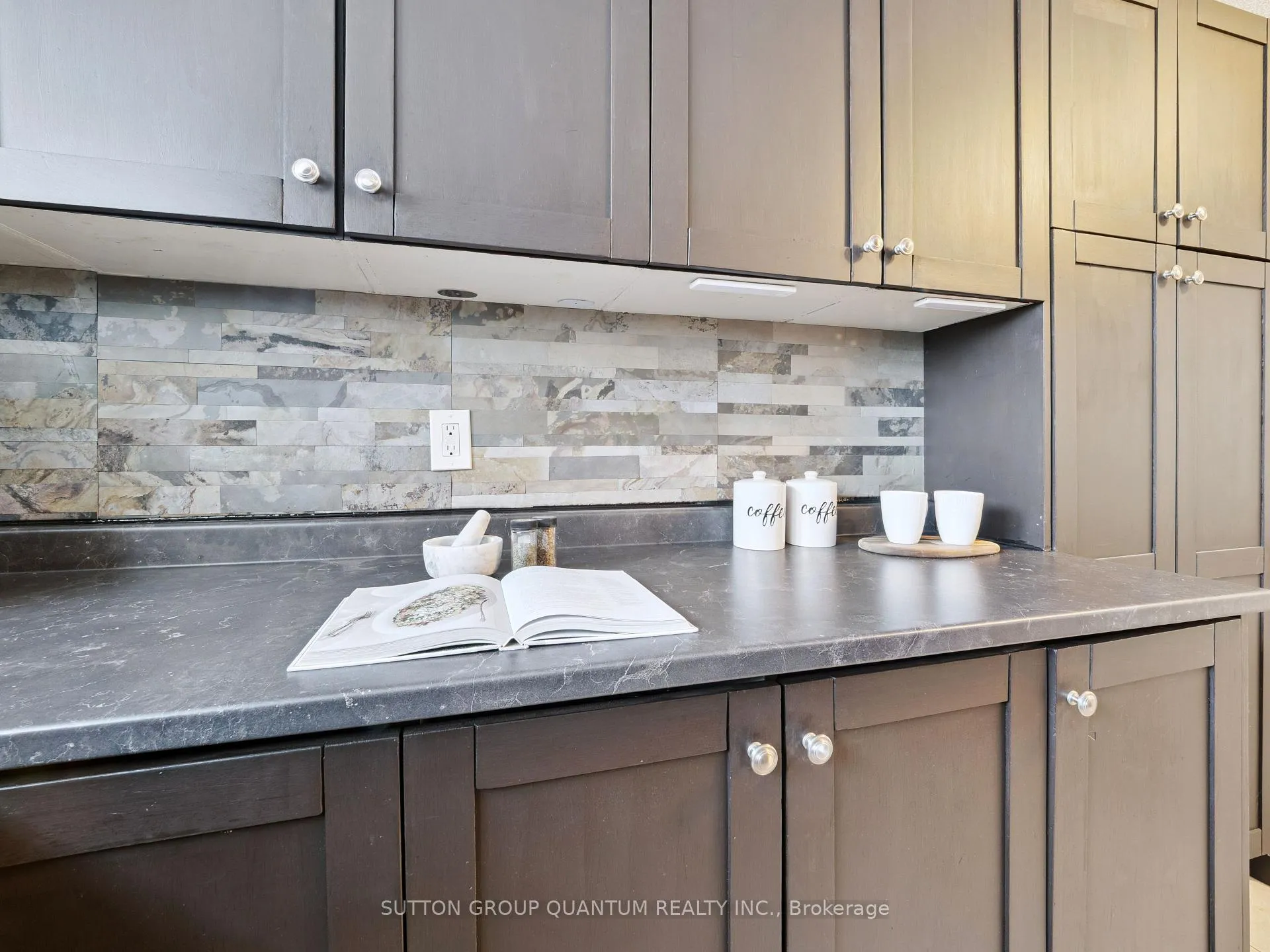 Photo 31 of 19 Leslie Avenue, Barrie, Holly — HOMEH