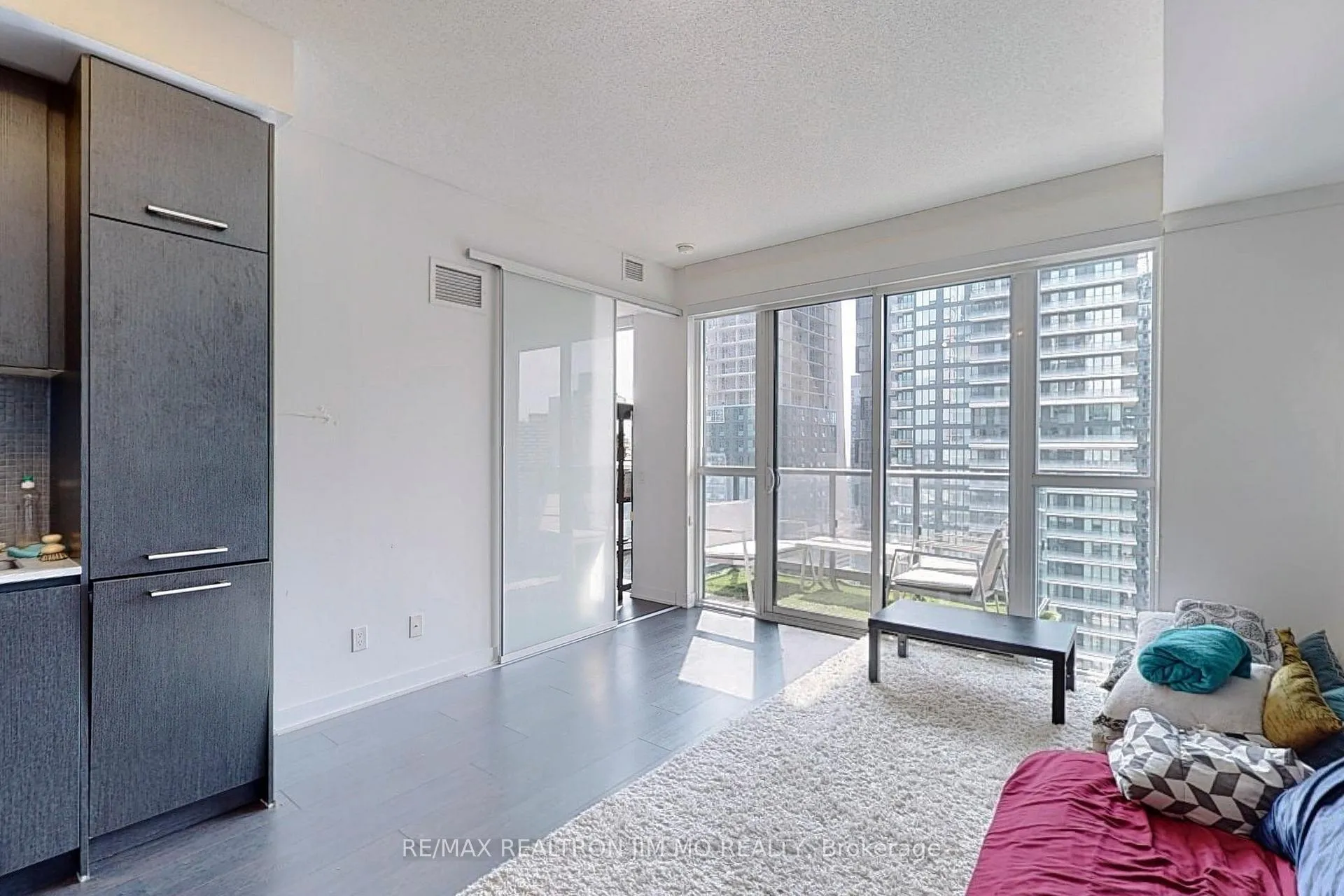 Photo 4 of Unit 3813, 87 Peter Street, Toronto, Waterfront Communities — HOMEH