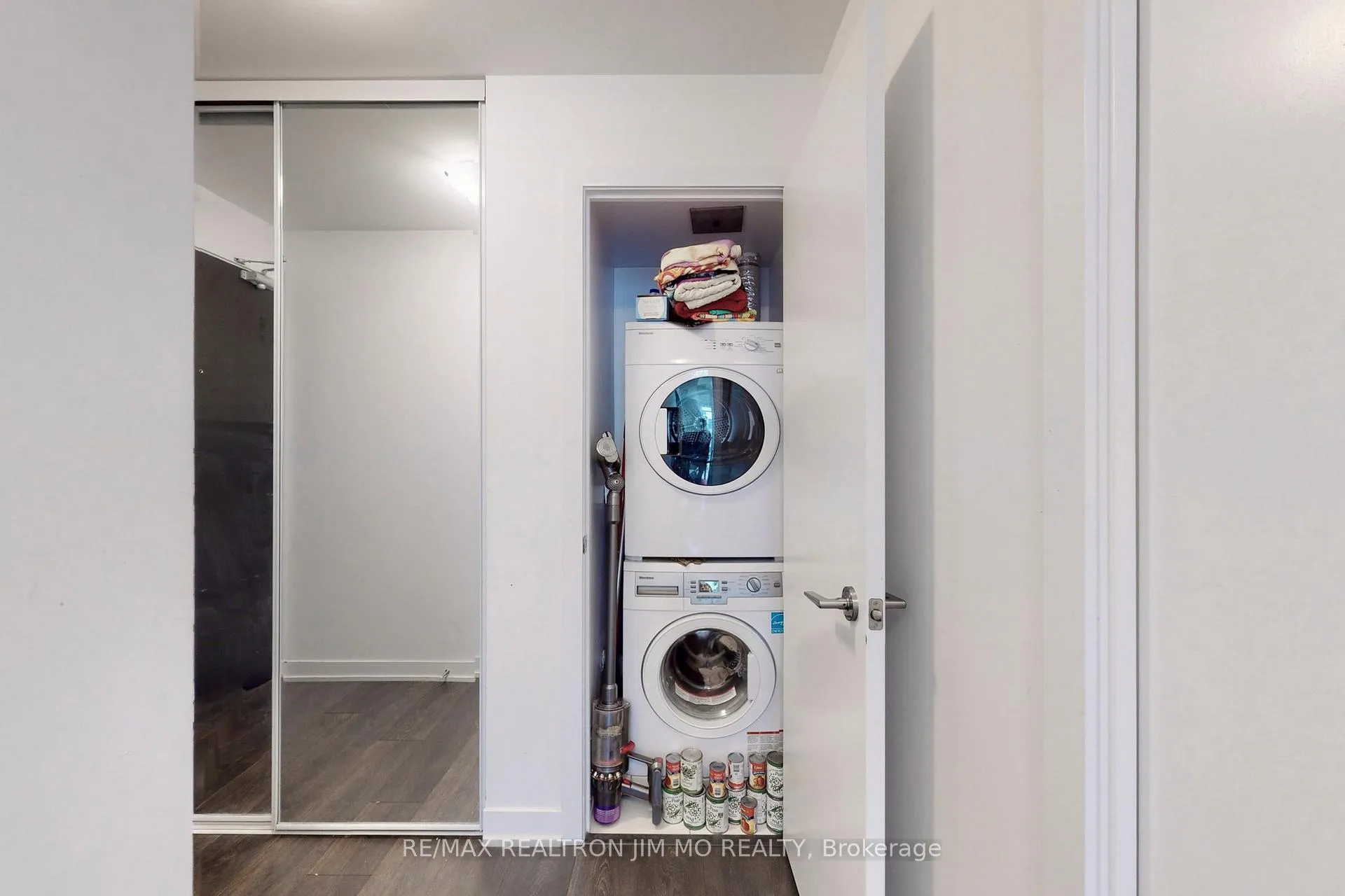 Photo 18 of Unit 3813, 87 Peter Street, Toronto, Waterfront Communities — HOMEH