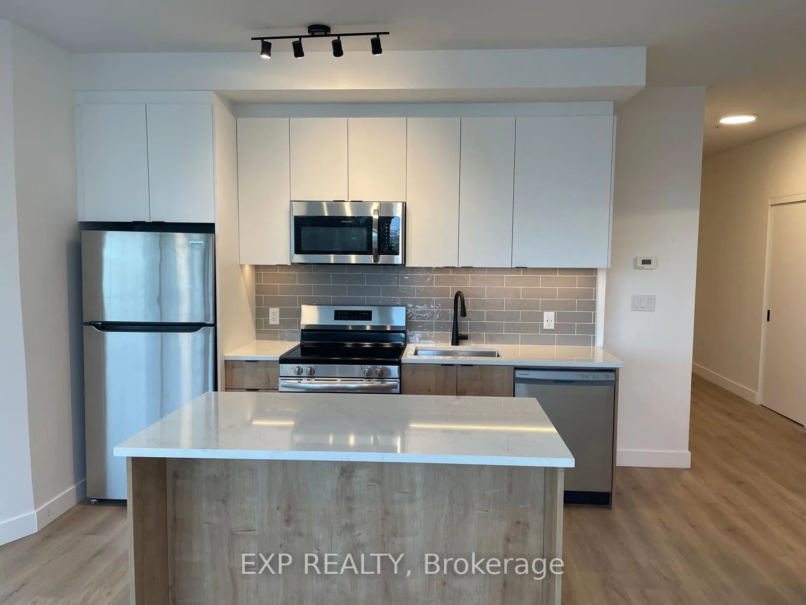 Photo 10 of Unit 612, 1600 James Naismith Drive, Ottawa, Pineview — HOMEH