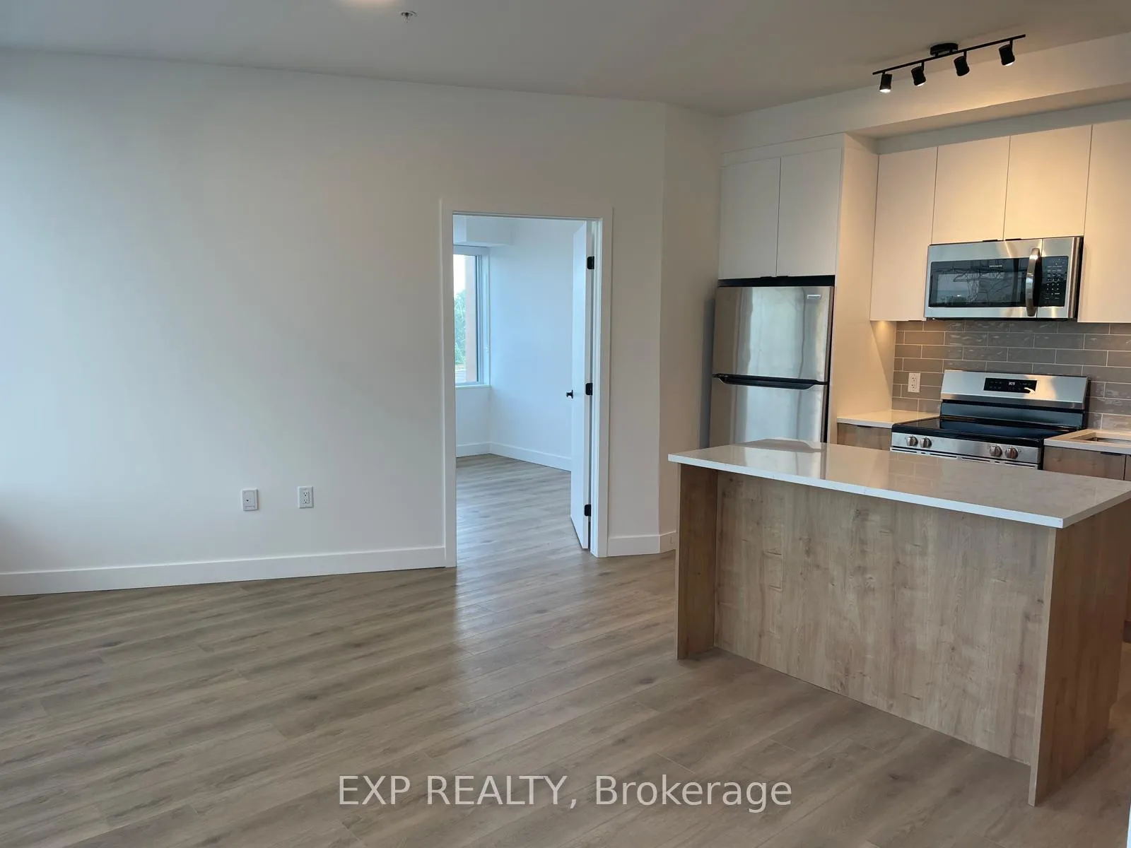 Photo 14 of Unit 612, 1600 James Naismith Drive, Ottawa, Pineview — HOMEH