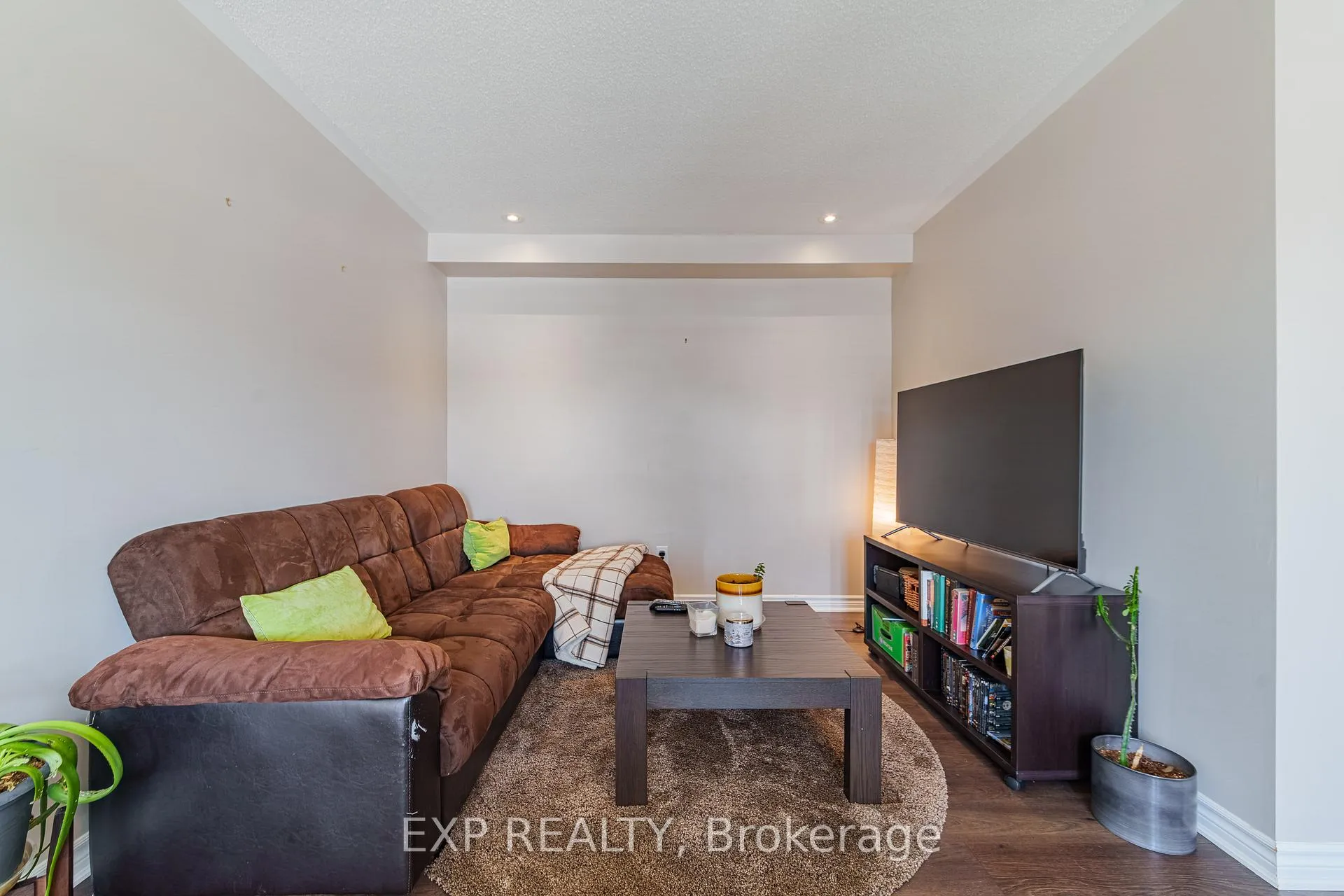 Photo 6 of 523 Ensatina Crescent, Ottawa, Barrhaven - Half Moon Bay — HOMEH