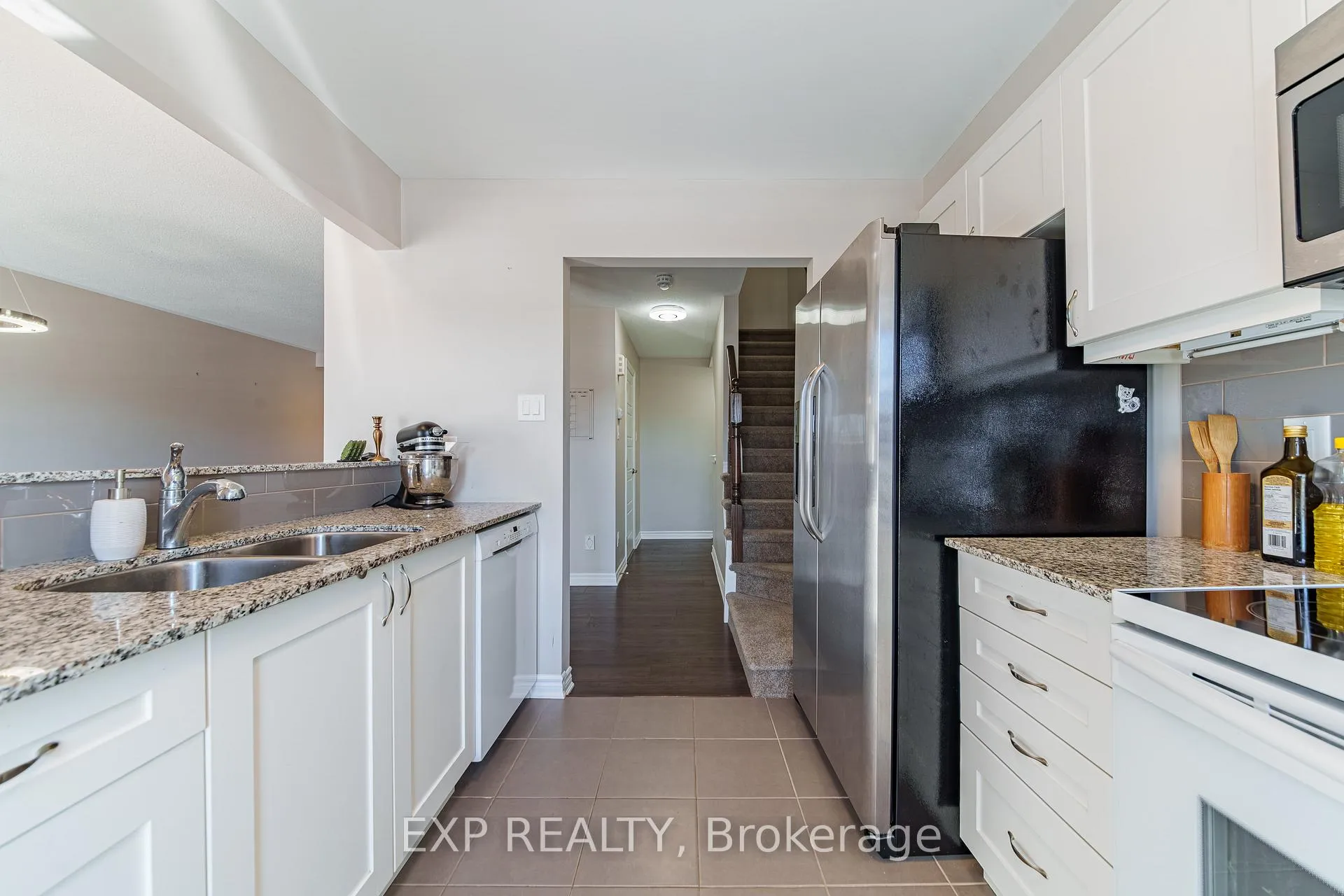 Photo 16 of 523 Ensatina Crescent, Ottawa, Barrhaven - Half Moon Bay — HOMEH