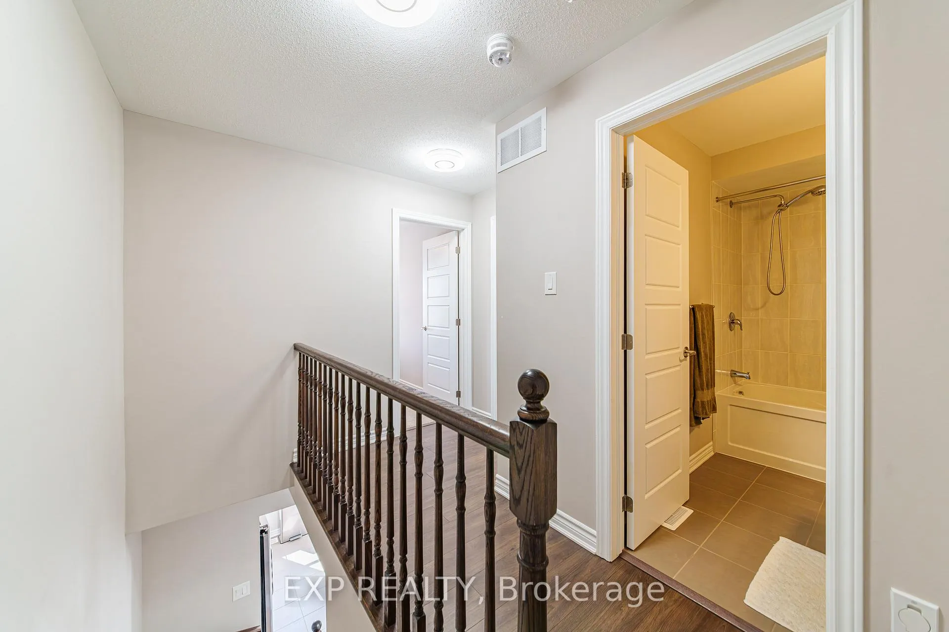 Photo 19 of 523 Ensatina Crescent, Ottawa, Barrhaven - Half Moon Bay — HOMEH