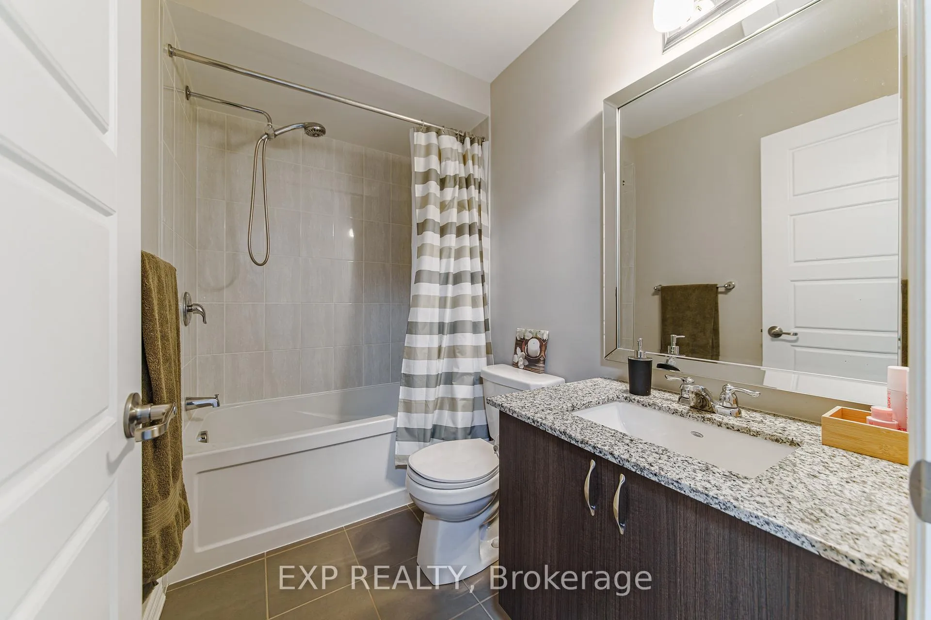 Photo 20 of 523 Ensatina Crescent, Ottawa, Barrhaven - Half Moon Bay — HOMEH