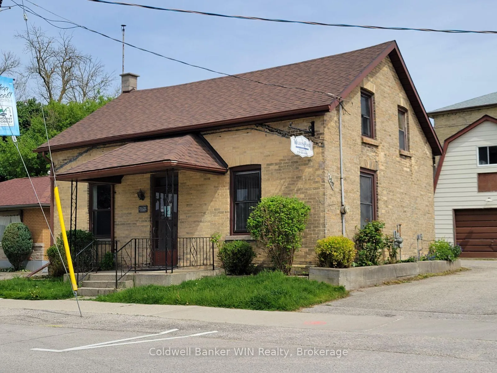 Photo of 120 King Street E