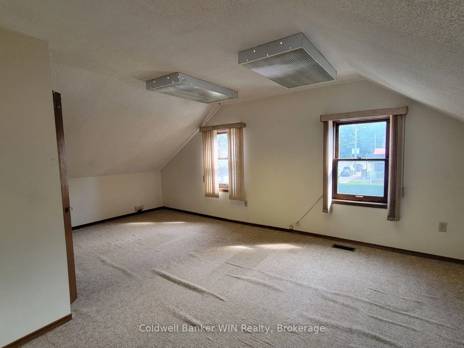Photo 17 of 120 King Street E, Wellington North, Mount Forest — HOMEH