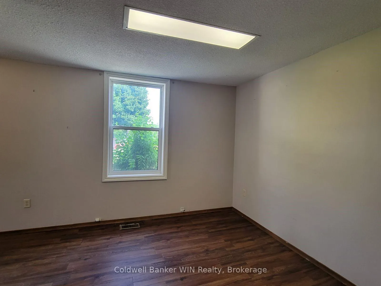 Photo 22 of 120 King Street E, Wellington North, Mount Forest — HOMEH