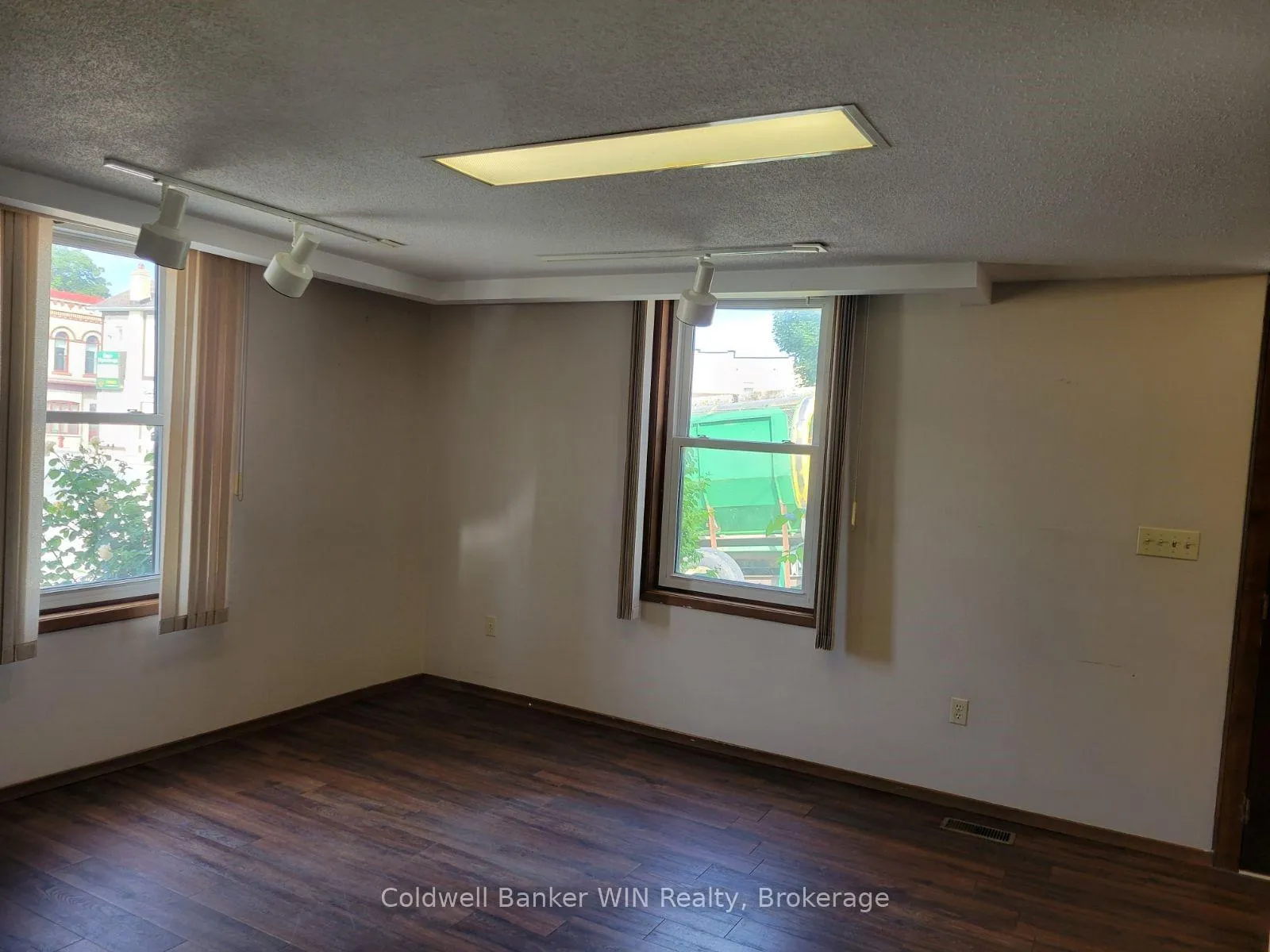 Photo 23 of 120 King Street E, Wellington North, Mount Forest — HOMEH