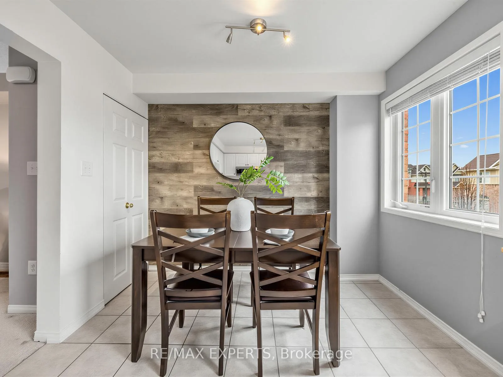 Photo 8 of 125 Devineridge Avenue, Ajax, Northeast Ajax — HOMEH