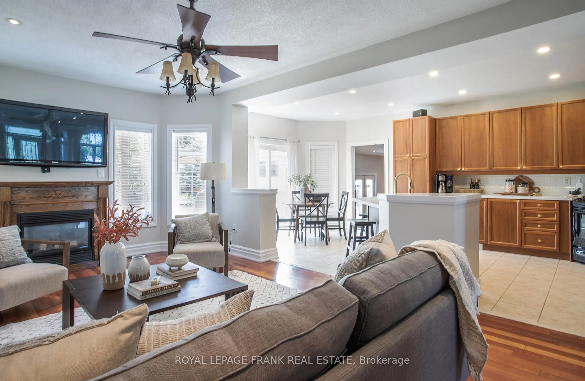 Photo 9 of 54 Selkirk Drive, Whitby, Brooklin — HOMEH