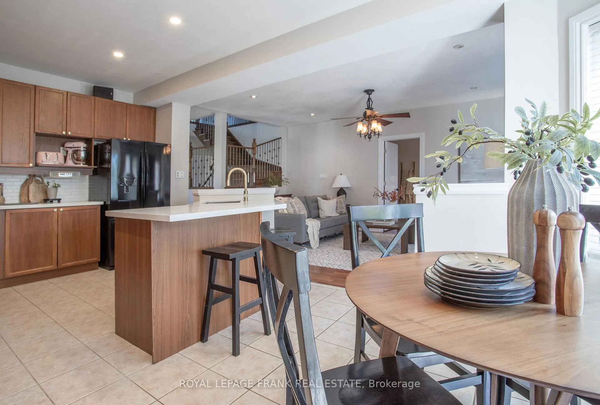 Photo 10 of 54 Selkirk Drive, Whitby, Brooklin — HOMEH