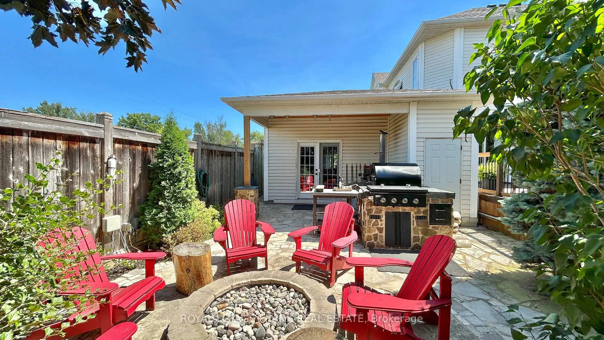 Photo 42 of 54 Selkirk Drive, Whitby, Brooklin — HOMEH