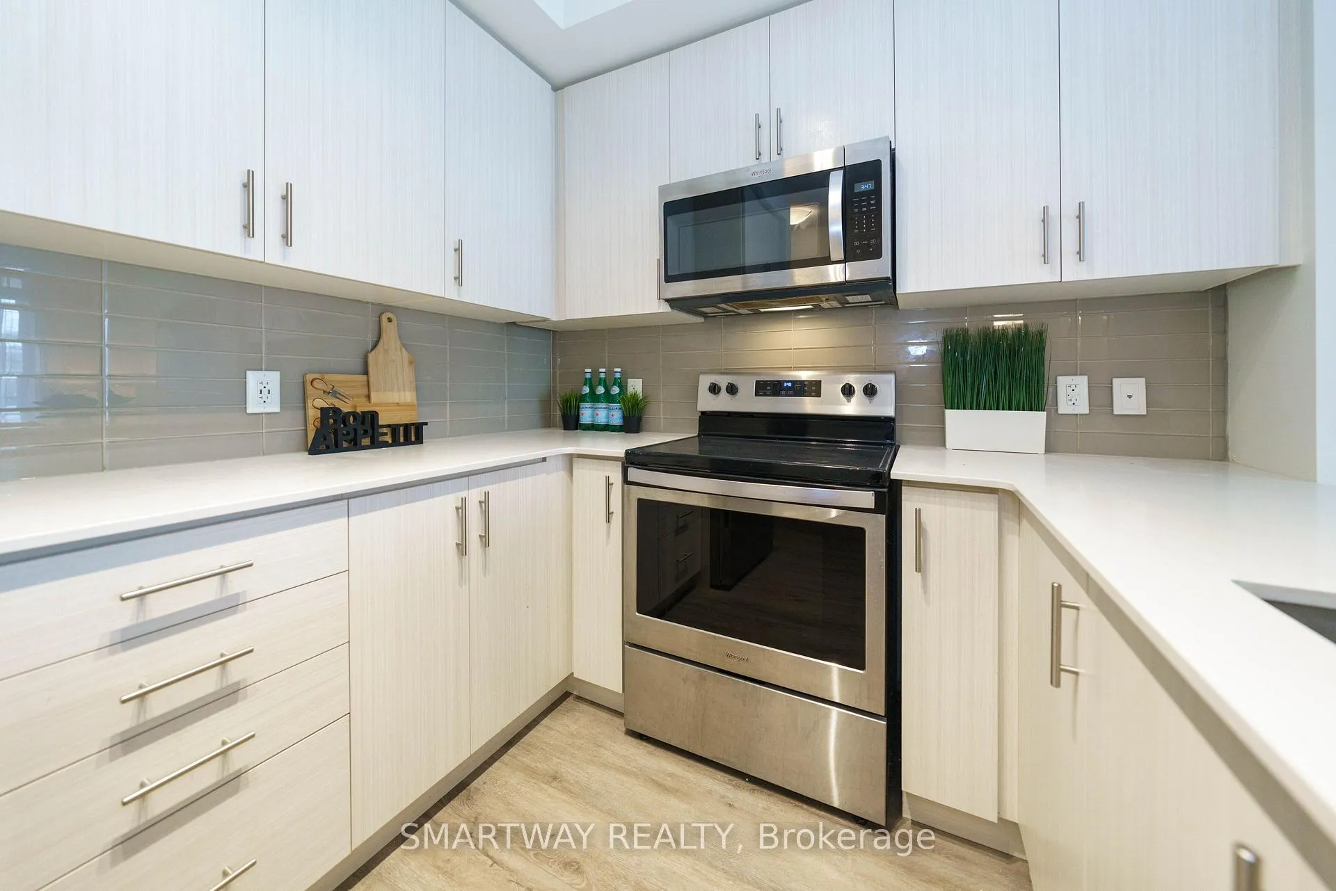 Photo 19 of Unit 203, 340 Plains Road E, Burlington, LaSalle — HOMEH