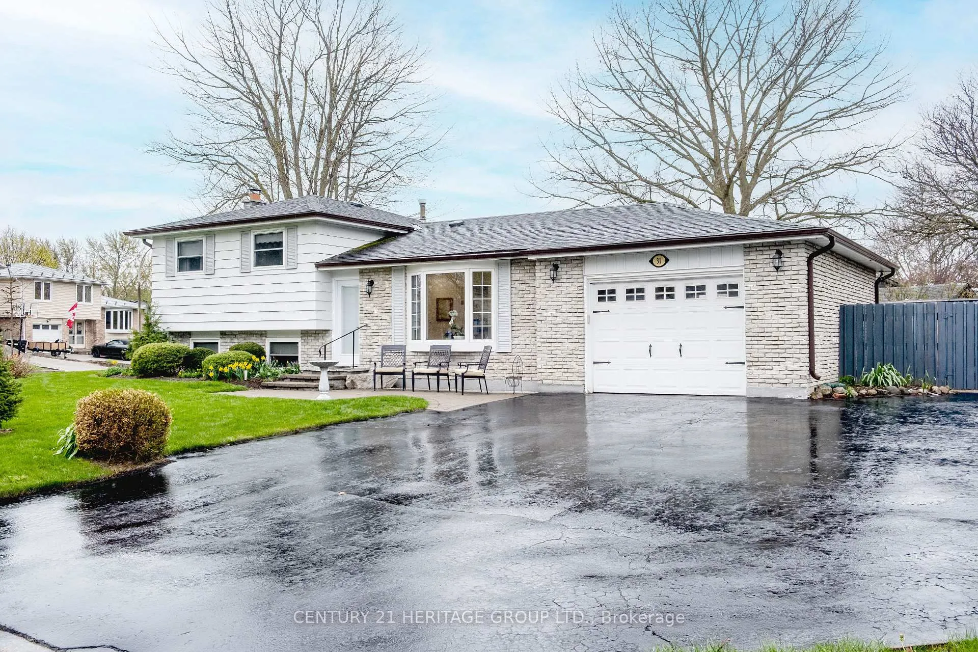 Photo 2 of 31 Mccague Crescent, New Tecumseth, Alliston — HOMEH