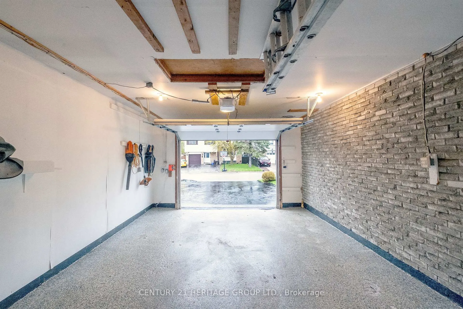 Photo 5 of 31 Mccague Crescent, New Tecumseth, Alliston — HOMEH