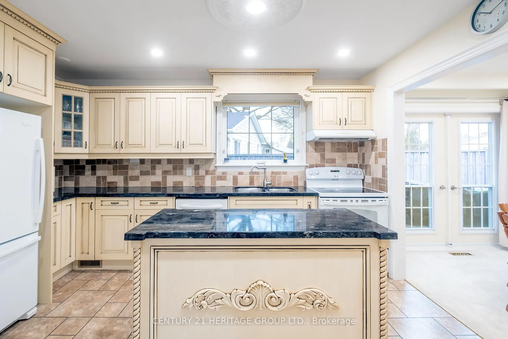 Photo 7 of 31 Mccague Crescent, New Tecumseth, Alliston — HOMEH