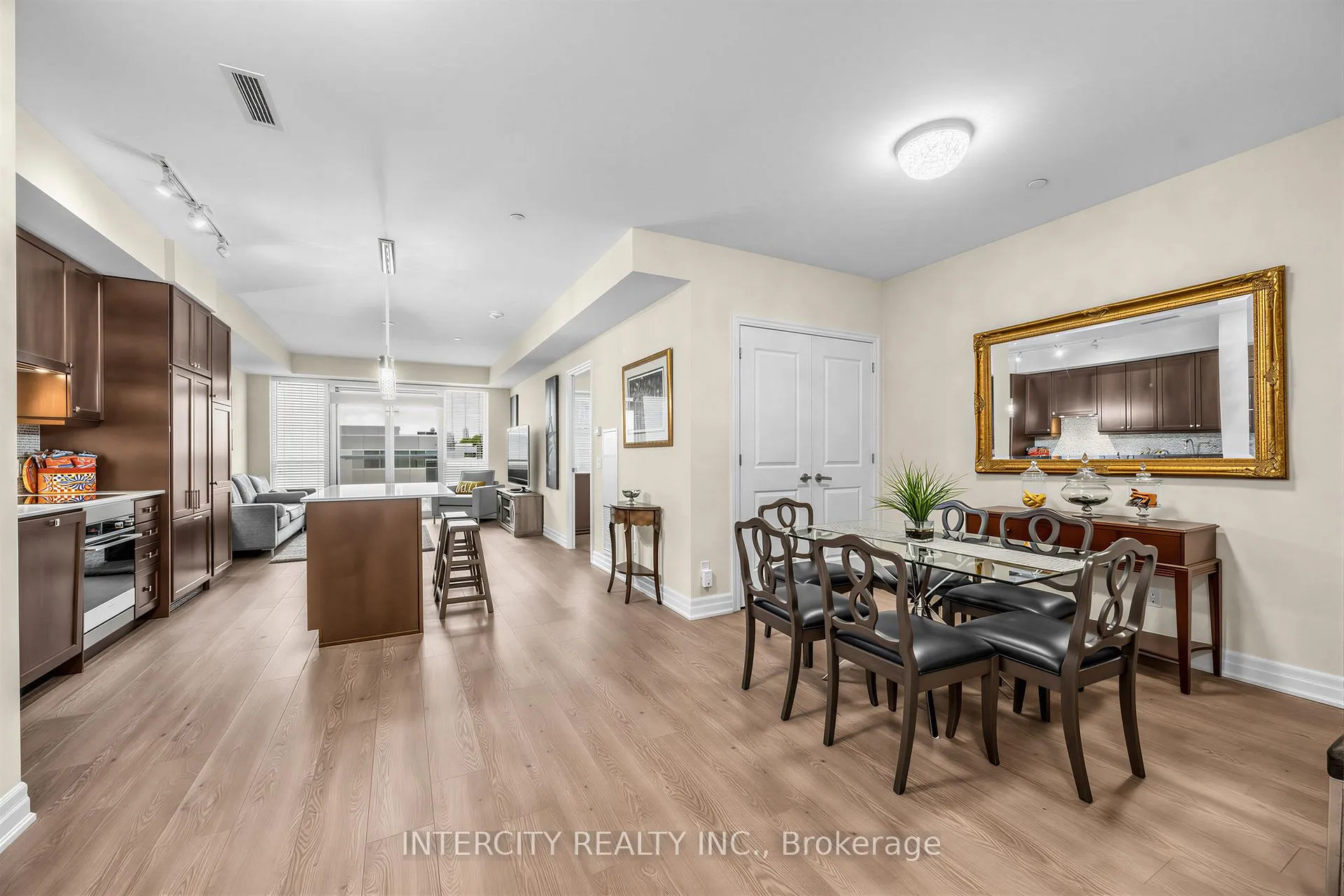 Photo 6 of Unit 210, 9075 Jane Street, Vaughan, Concord — HOMEH