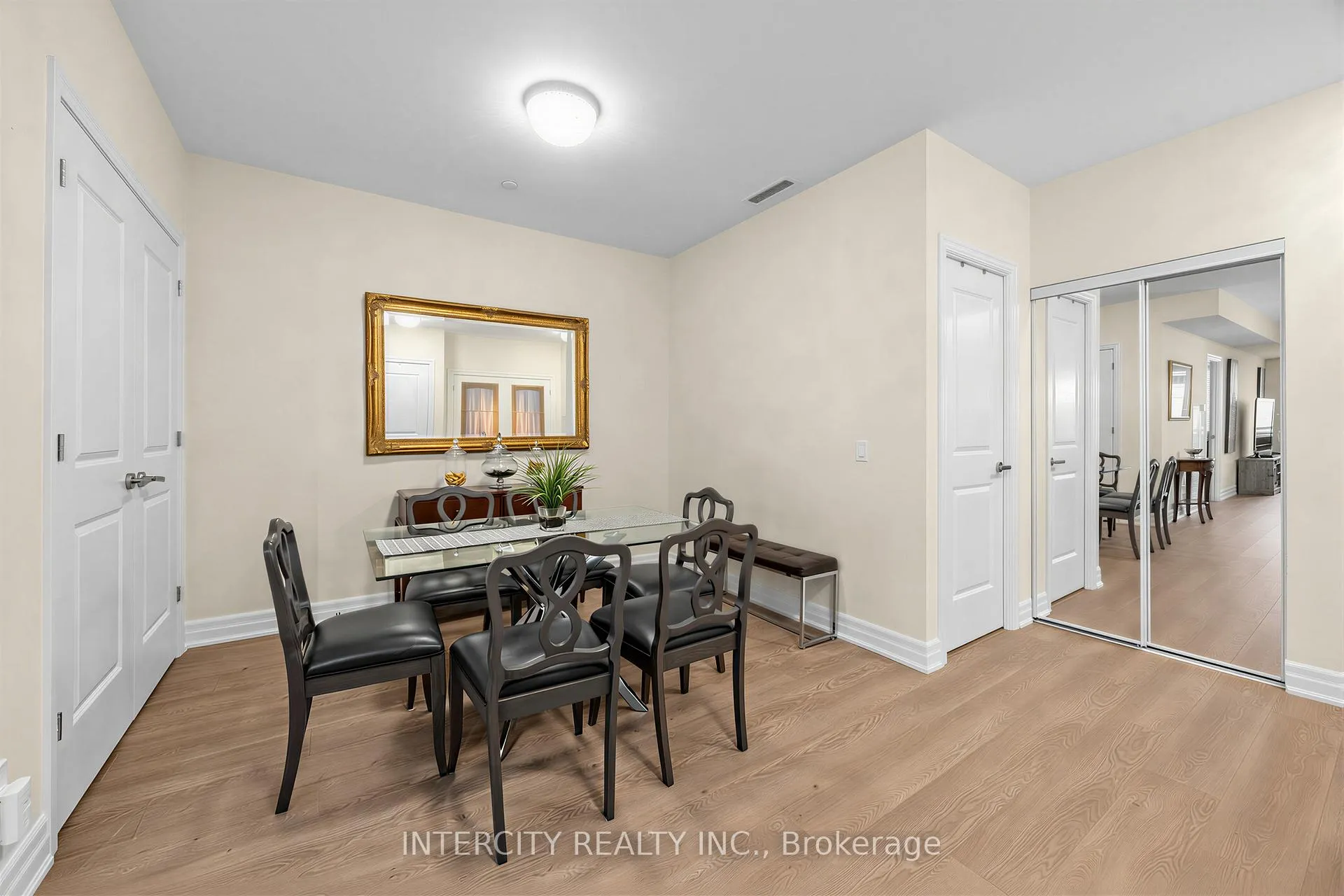Photo 8 of Unit 210, 9075 Jane Street, Vaughan, Concord — HOMEH