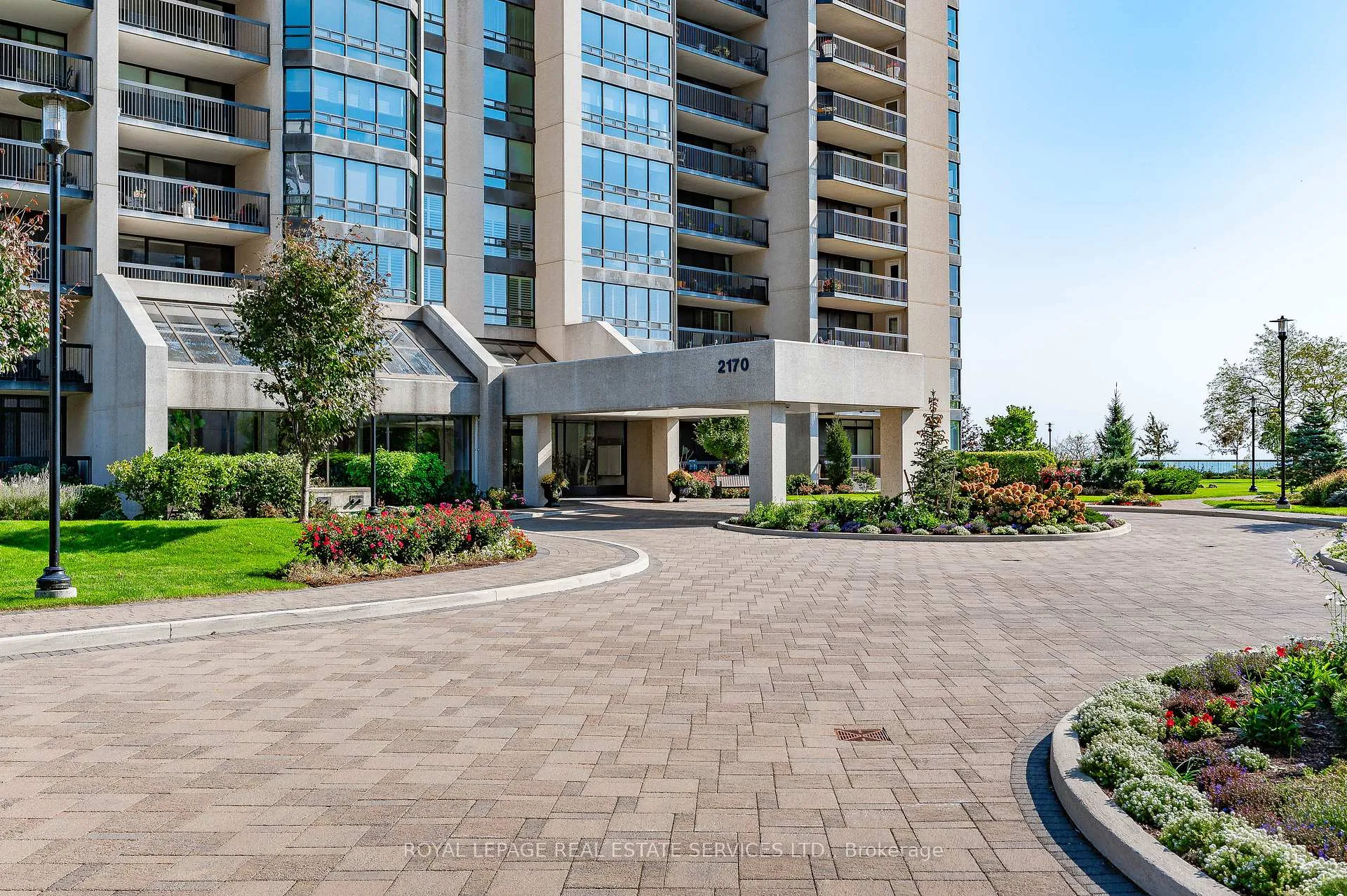 Photo 4 of Unit 1506, 2170 Marine Drive, Oakville, Bronte — HOMEH