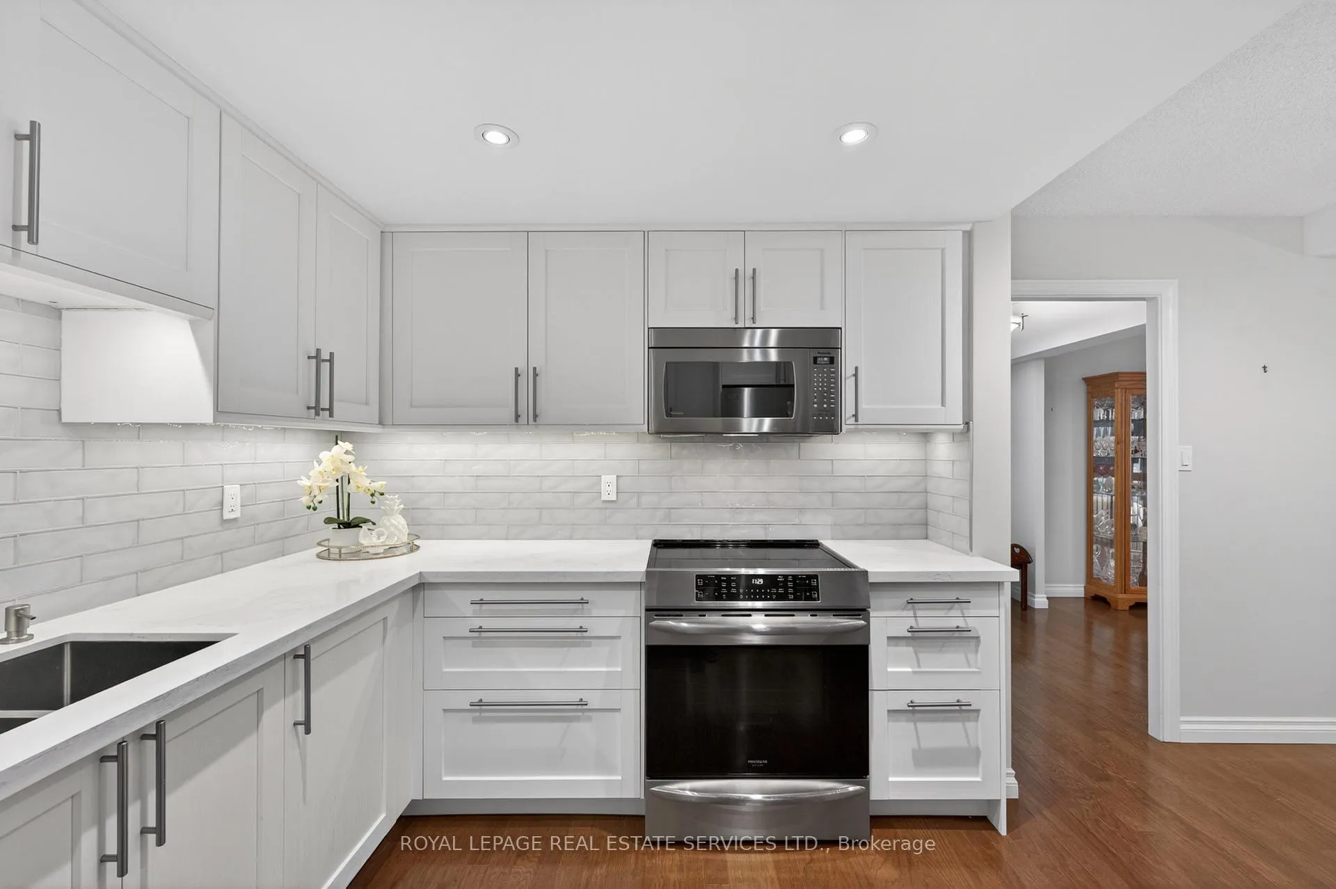 Photo 11 of Unit 1506, 2170 Marine Drive, Oakville, Bronte — HOMEH