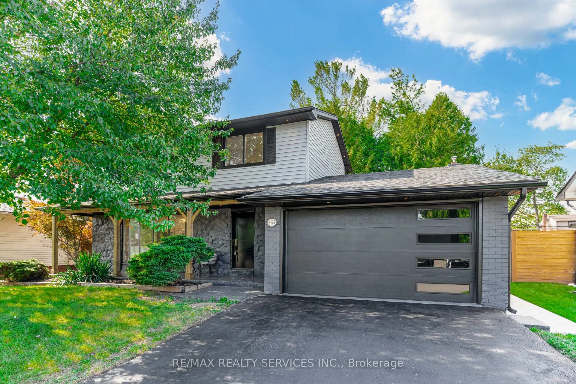 Photo 2 of 5133 Cherryhill Cres, Burlington, Appleby — HOMEH