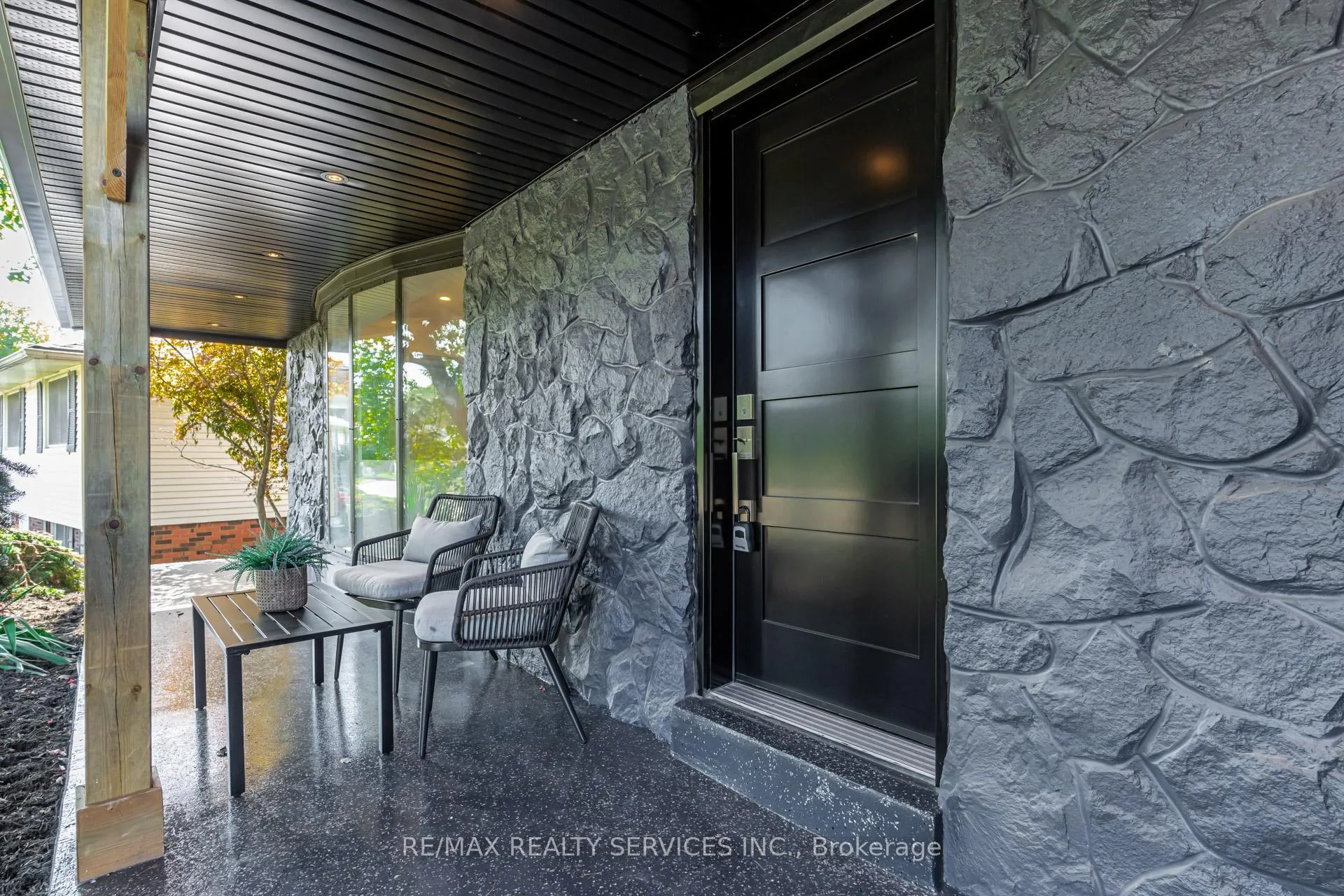 Photo 3 of 5133 Cherryhill Cres, Burlington, Appleby — HOMEH