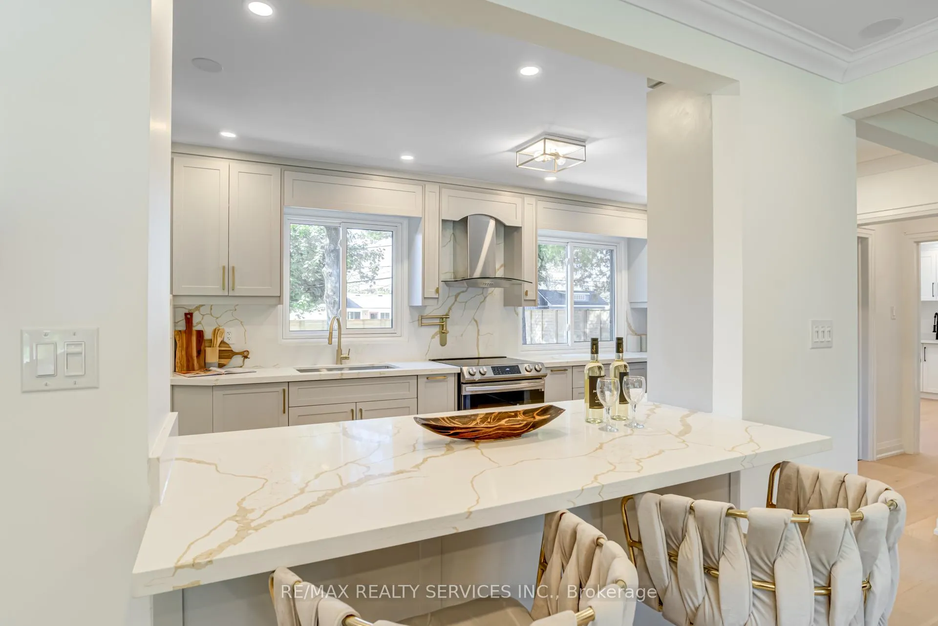 Photo 8 of 5133 Cherryhill Cres, Burlington, Appleby — HOMEH