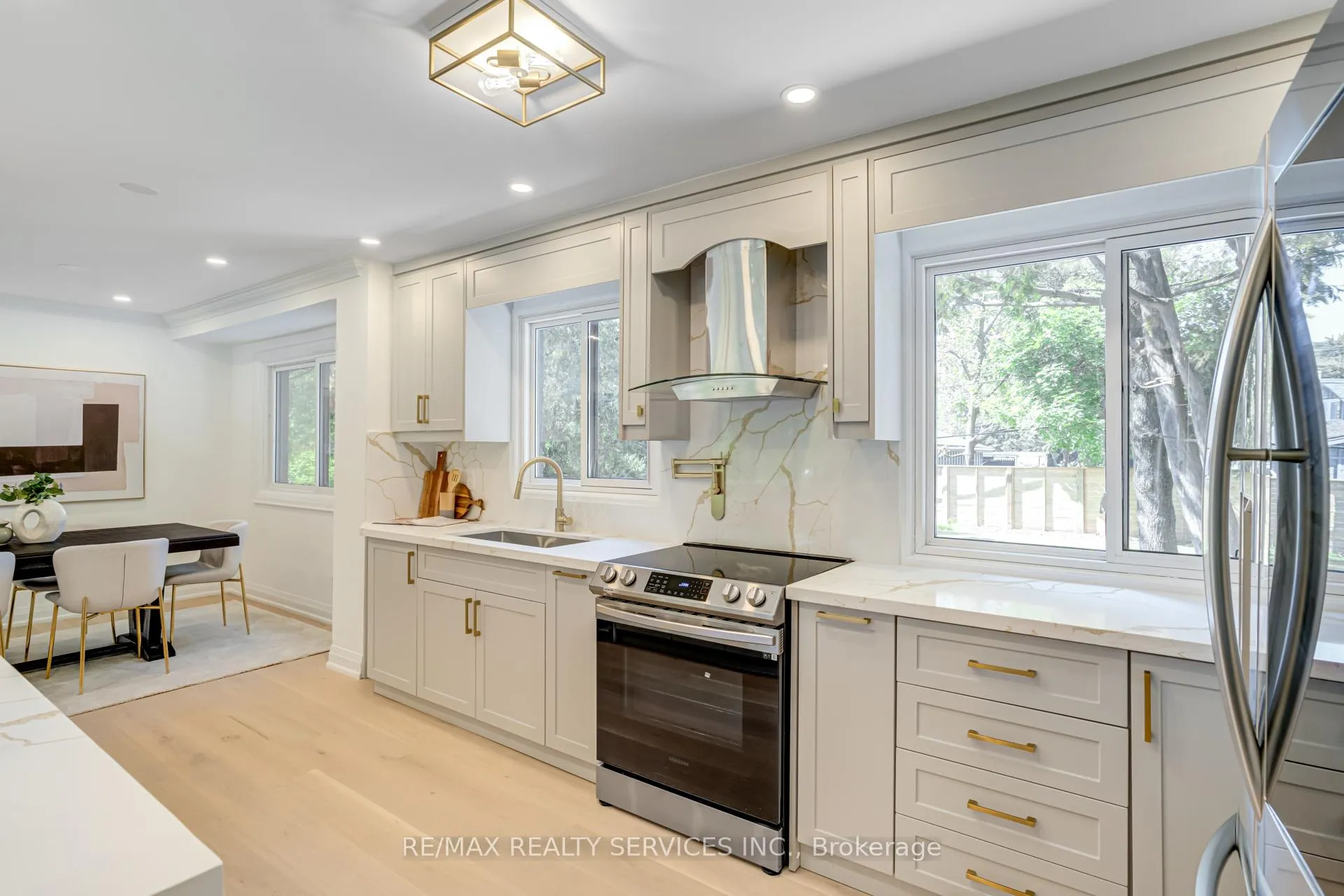 Photo 9 of 5133 Cherryhill Cres, Burlington, Appleby — HOMEH