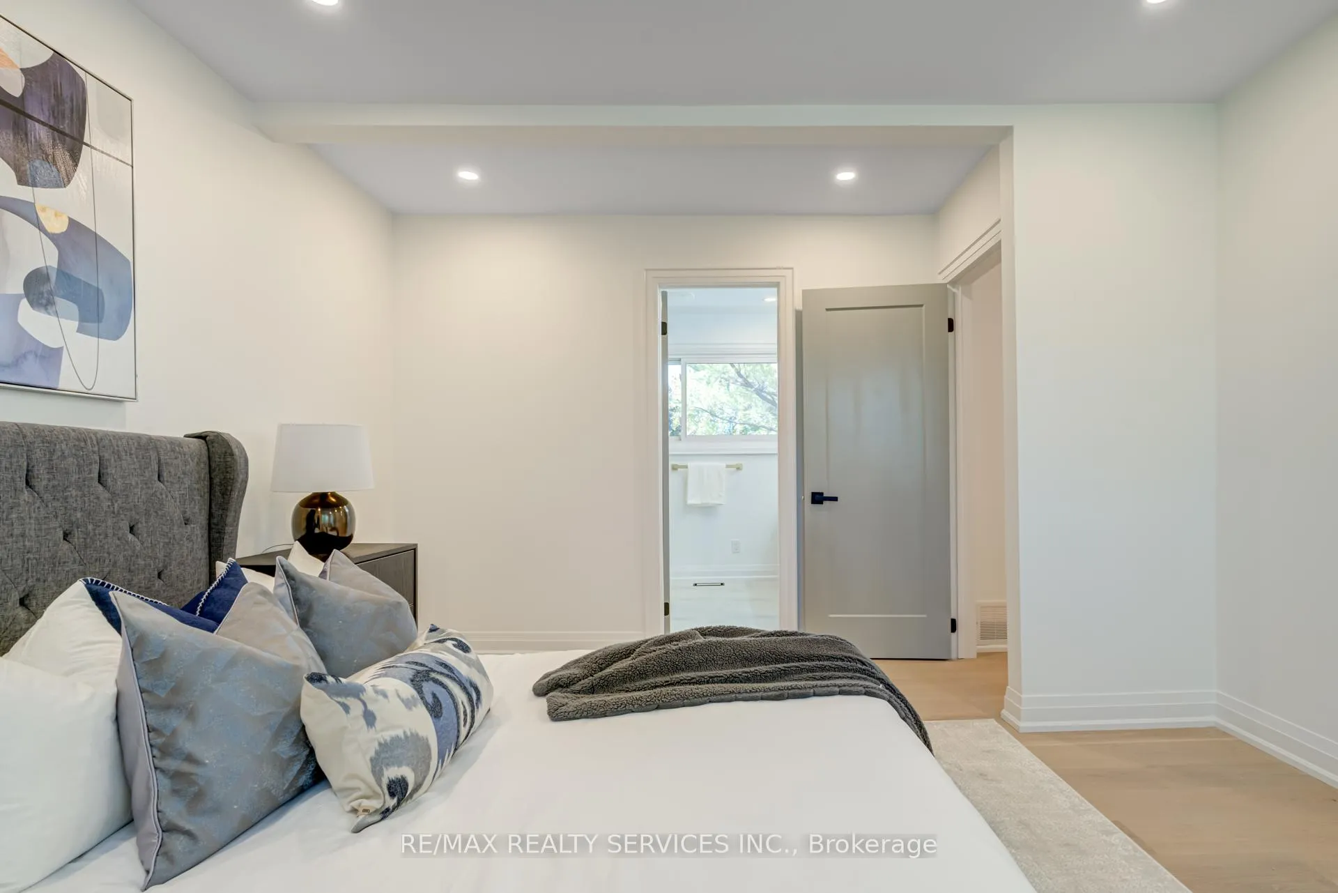 Photo 24 of 5133 Cherryhill Cres, Burlington, Appleby — HOMEH