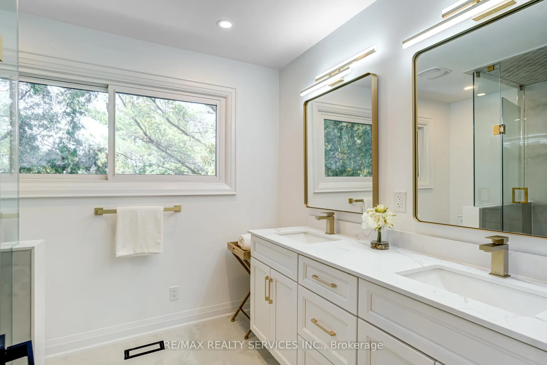Photo 25 of 5133 Cherryhill Cres, Burlington, Appleby — HOMEH