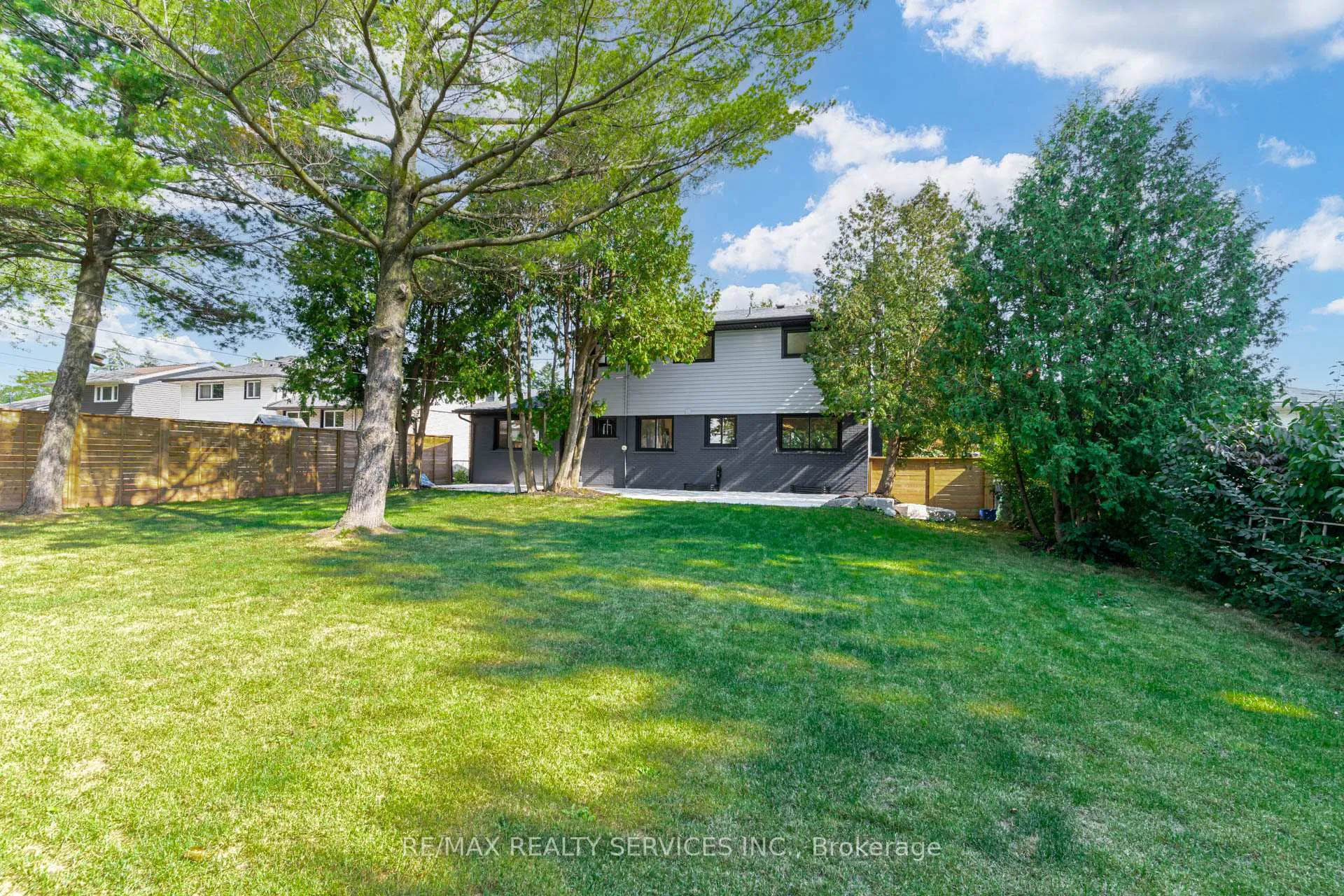 Photo 39 of 5133 Cherryhill Cres, Burlington, Appleby — HOMEH