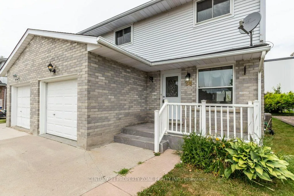 Photo 2 of 38 Rauch Court, Kitchener — HOMEH