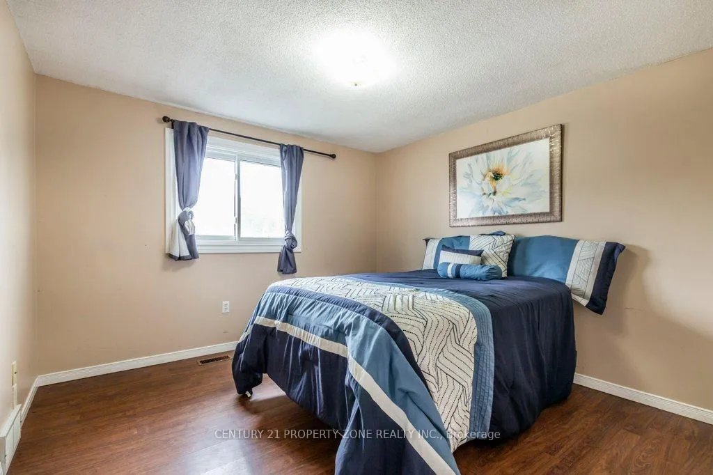 Photo 10 of 38 Rauch Court, Kitchener — HOMEH